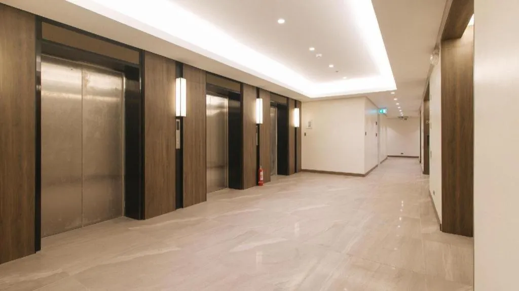 Hotel Amarah and Aiome