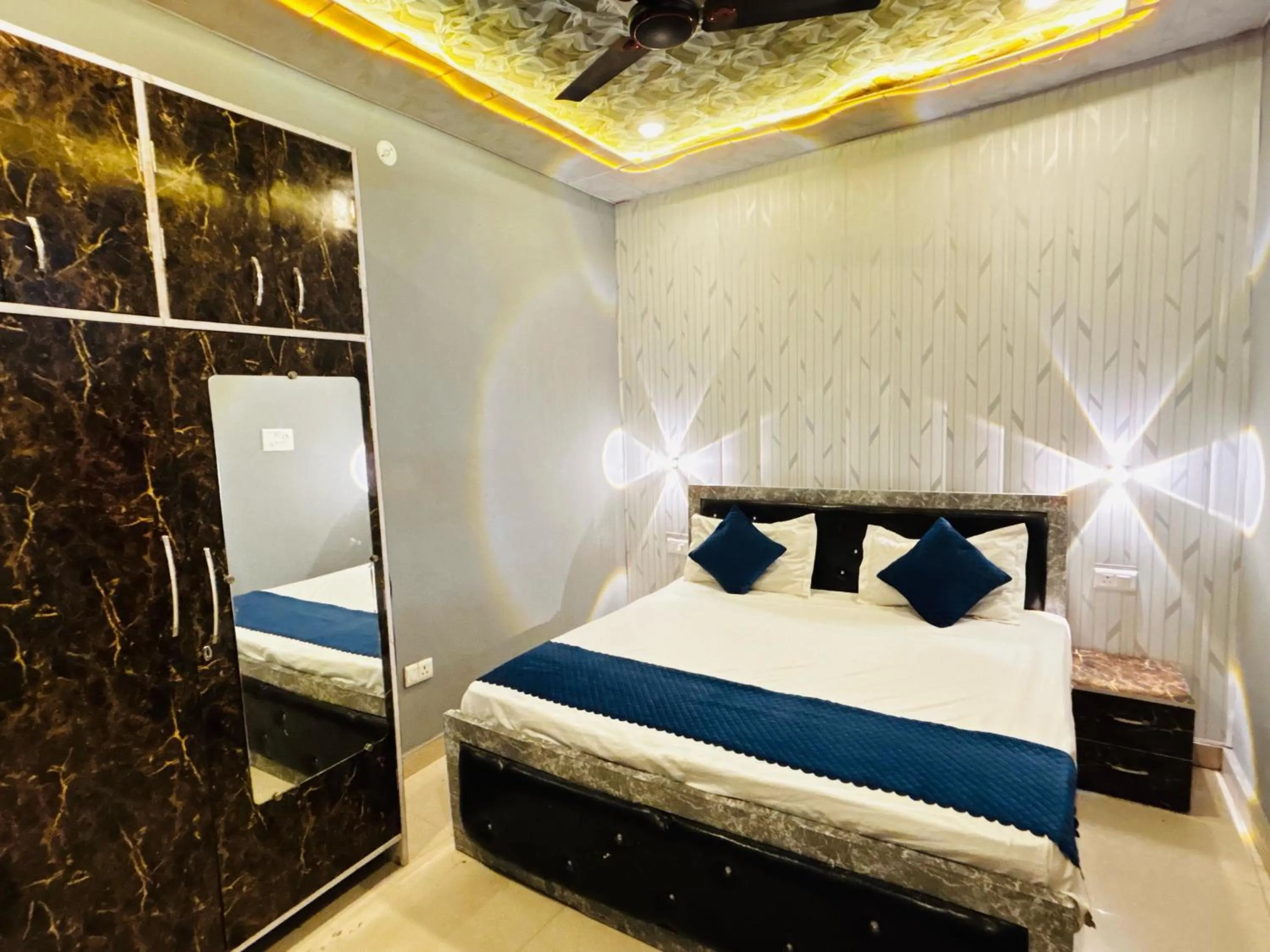 Bedroom, Bed in Hotel O Suryavanshi Palace