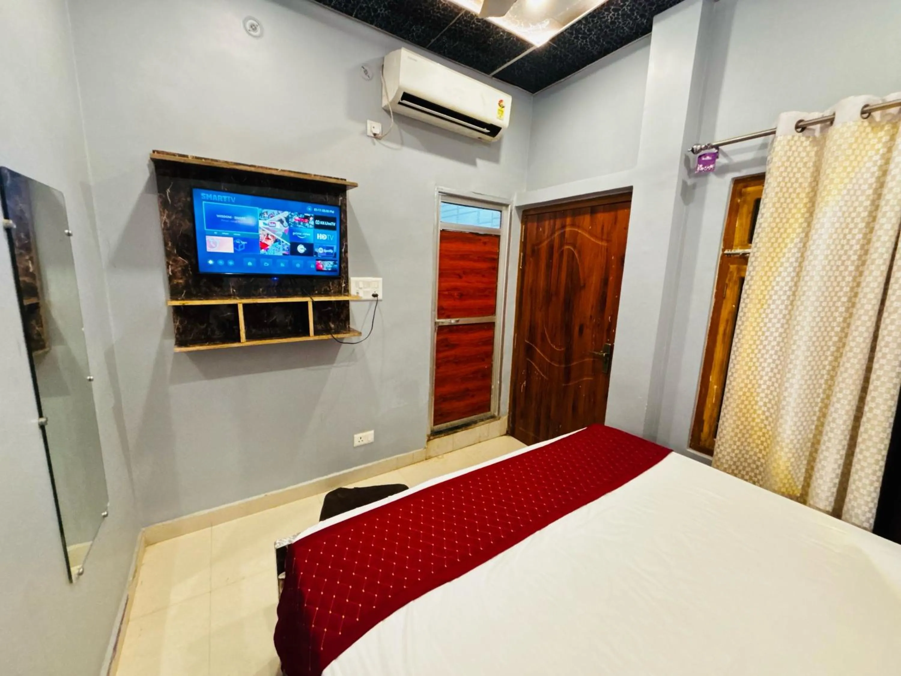 Bedroom, Bed in Hotel O Suryavanshi Palace