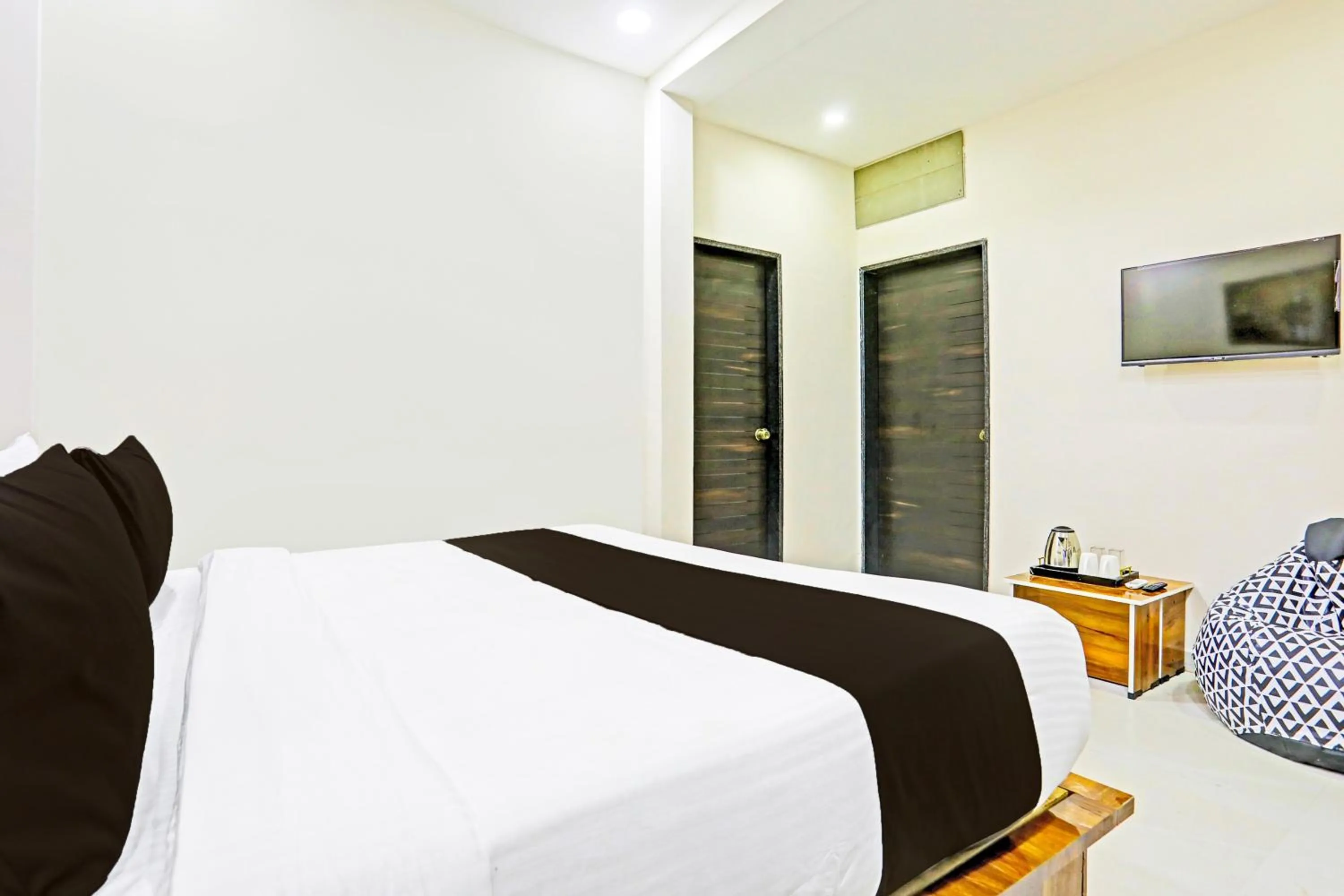 Bedroom in Hotel O Pritesh Onyx