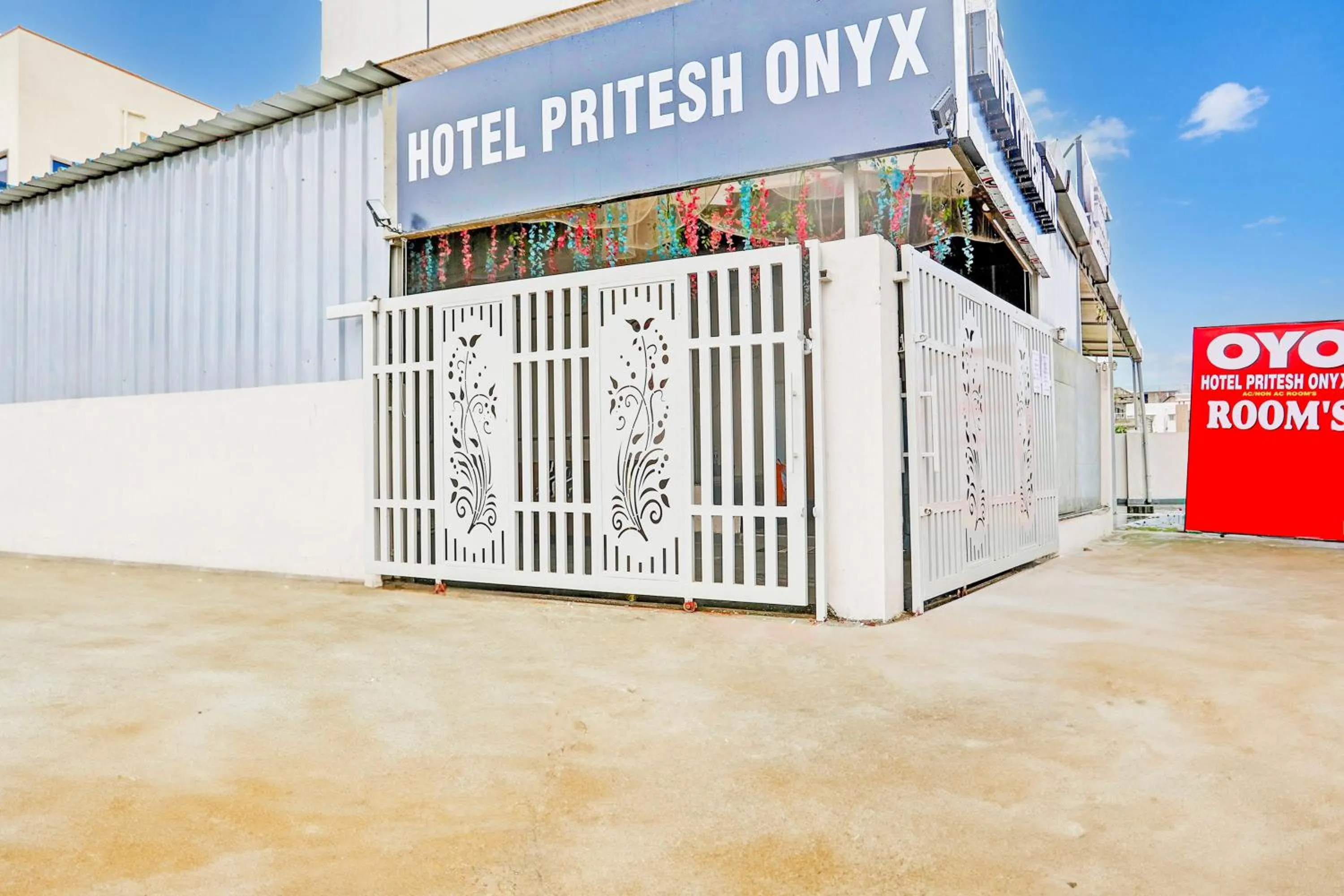 Facade/entrance in Hotel O Pritesh Onyx