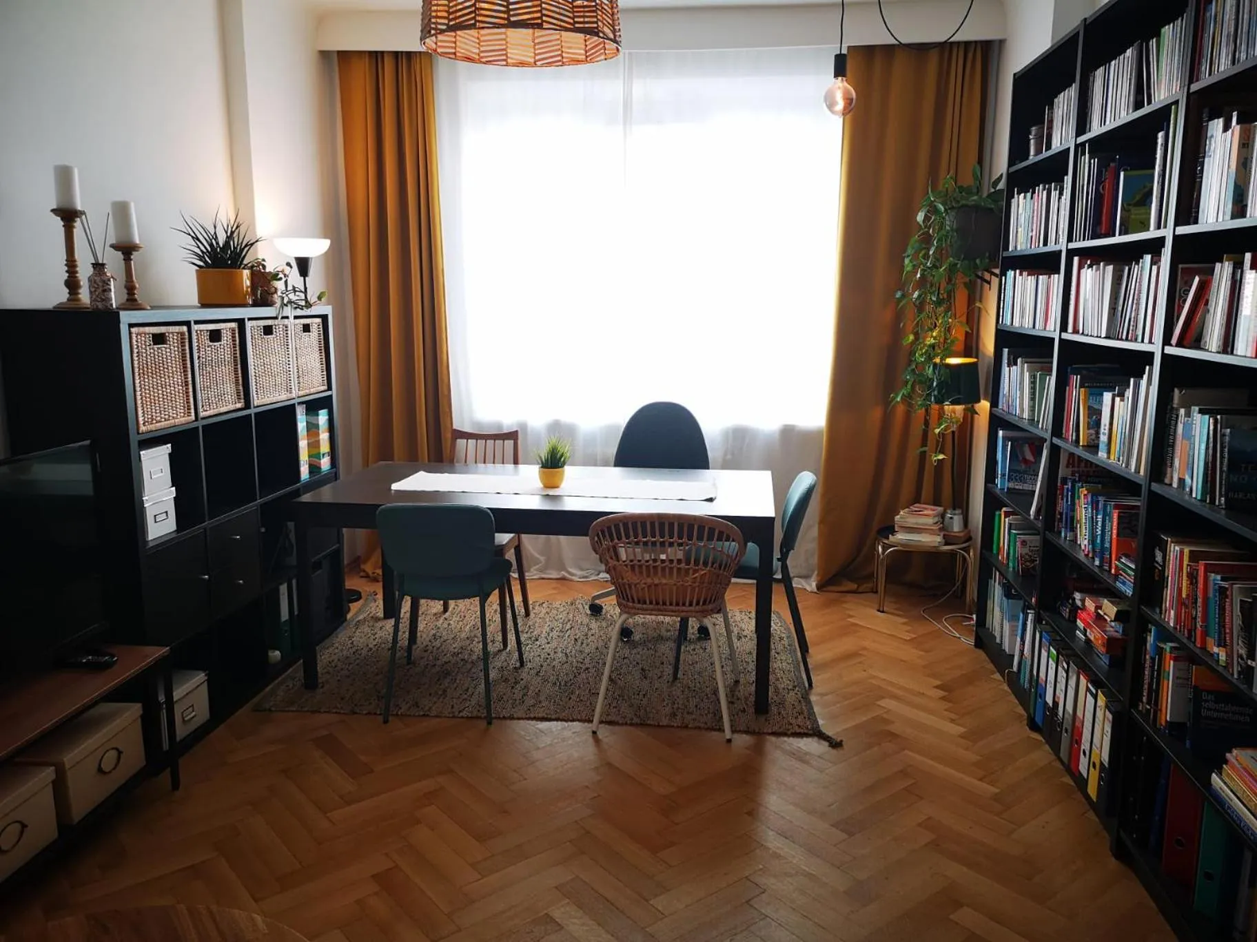 Library in Lovely apartment in historic center