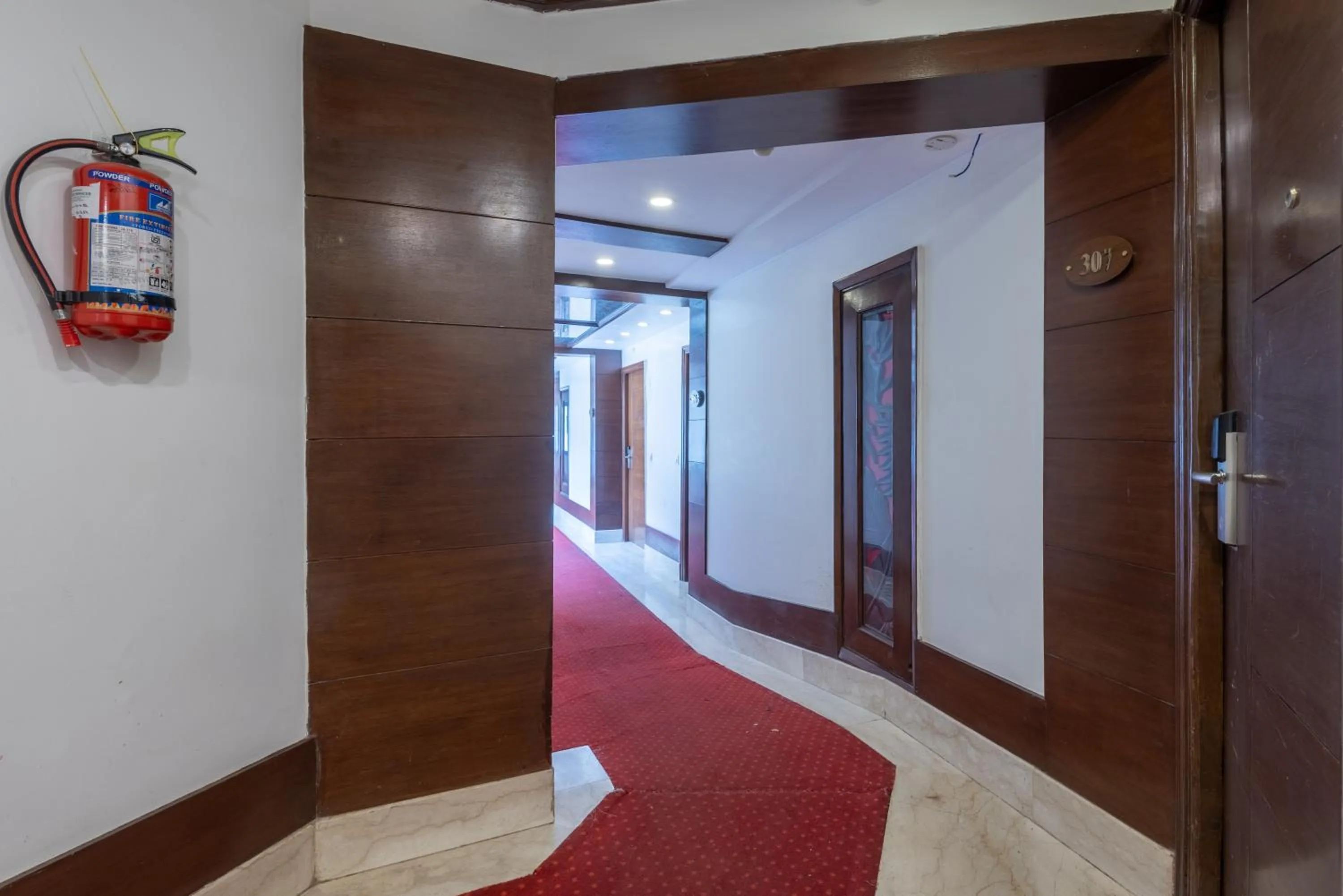 Lawrence Solitaire Resort, Mall road, Mussoorie