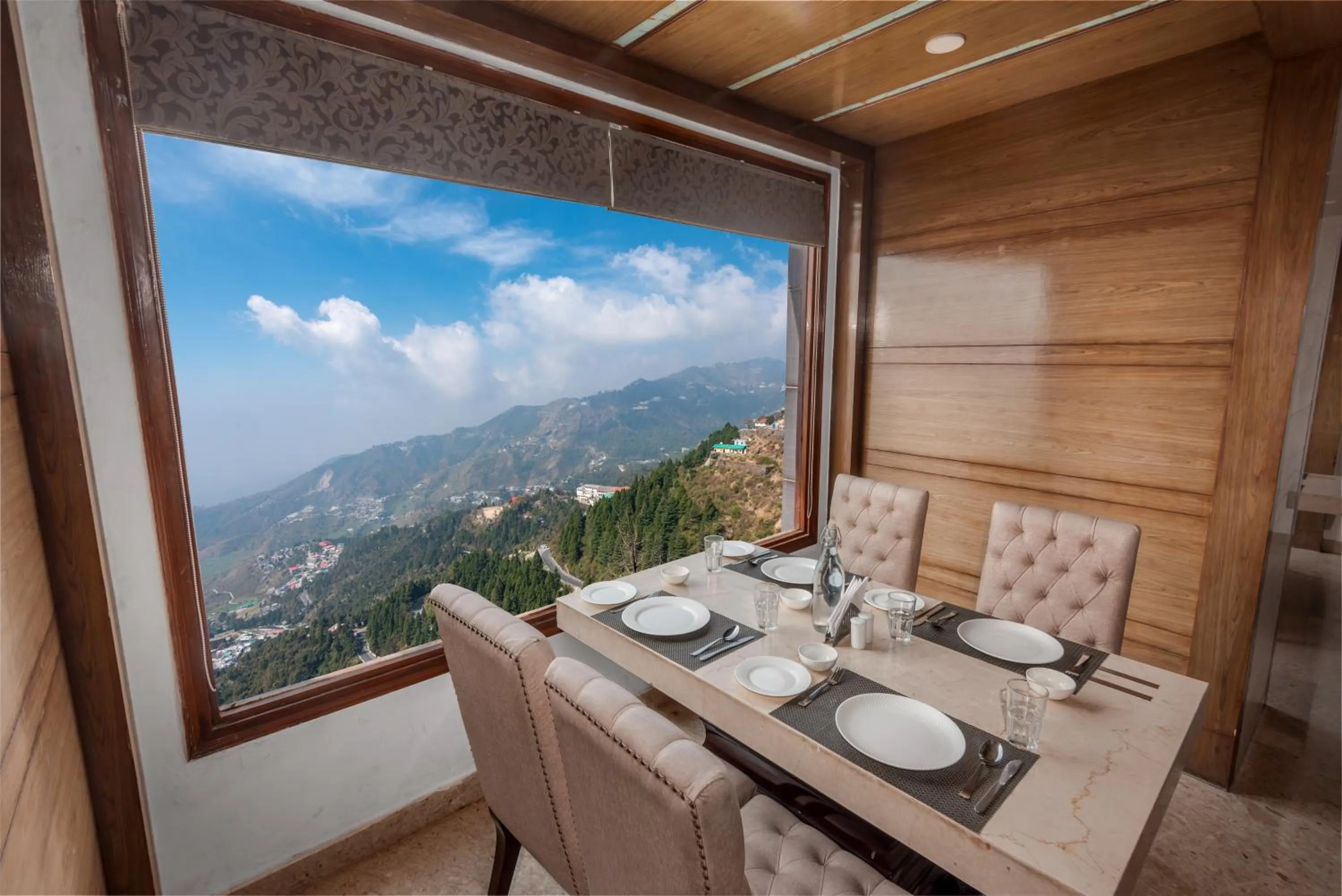 Lawrence Solitaire Resort, Mall road, Mussoorie