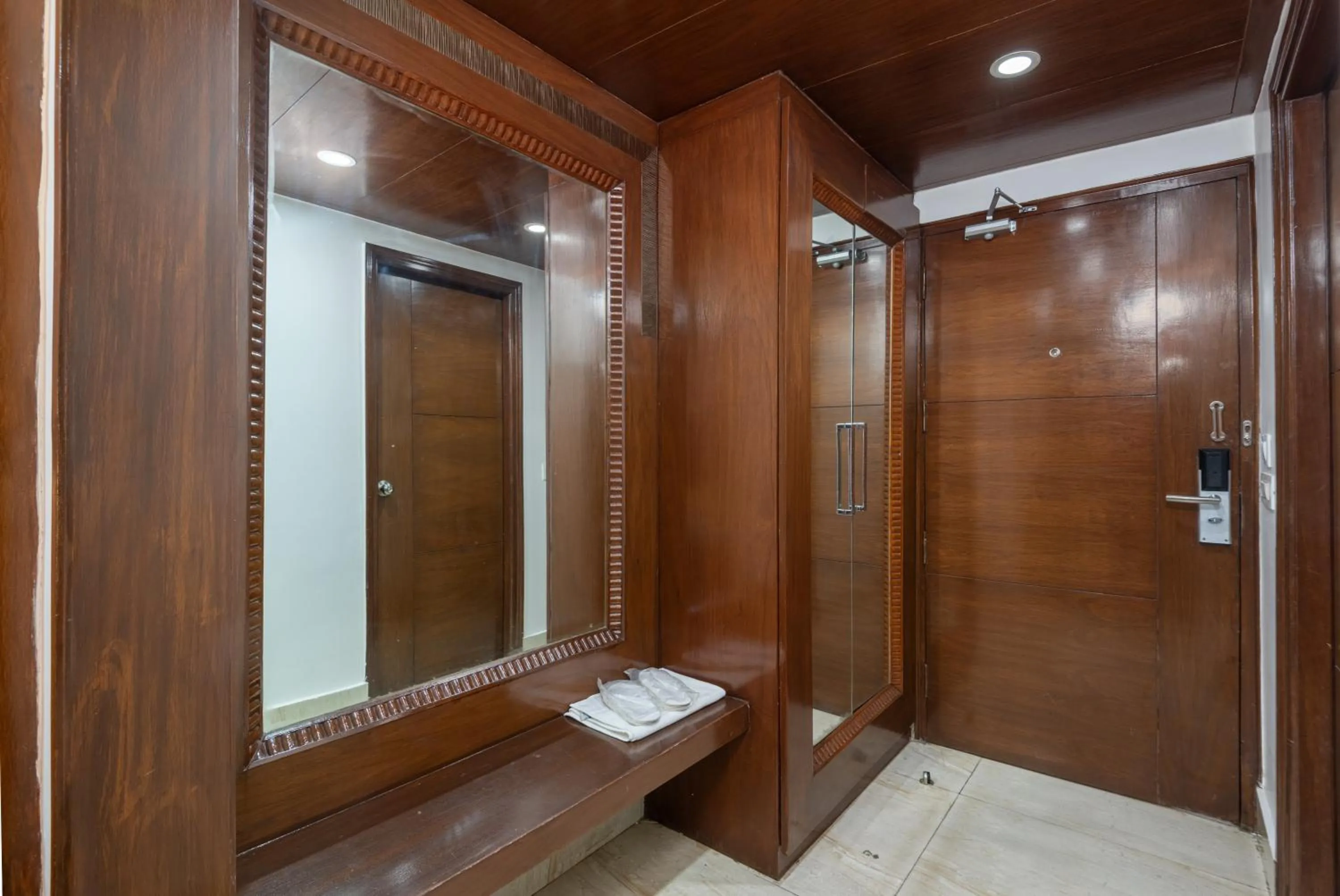 Lawrence Solitaire Resort, Mall road, Mussoorie