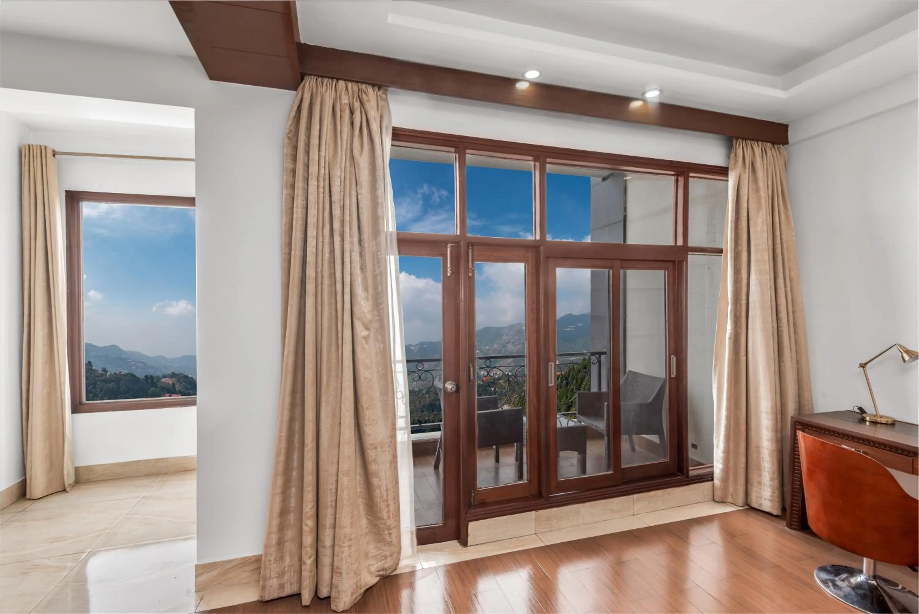 Lawrence Solitaire Resort, Mall road, Mussoorie