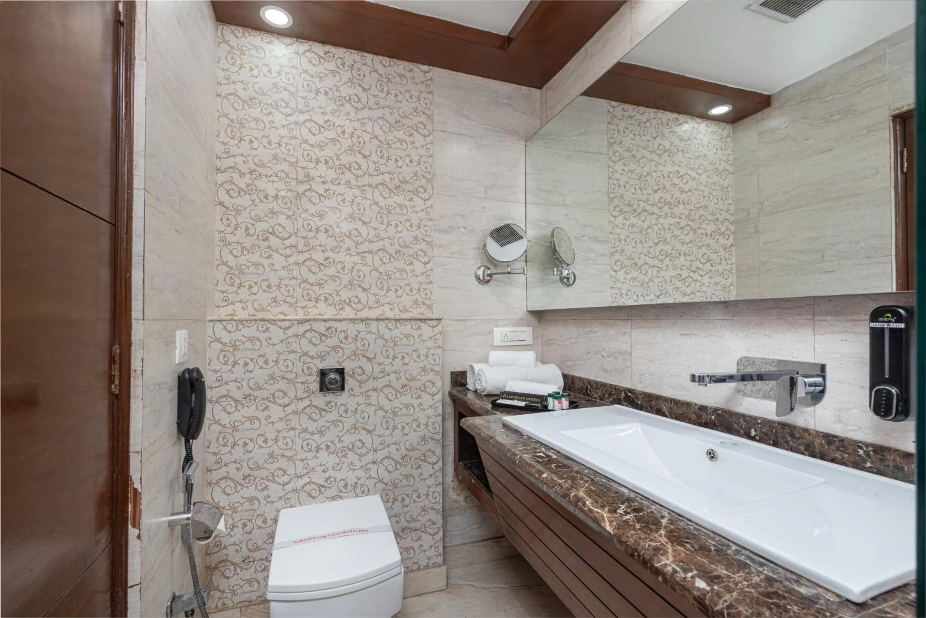 Lawrence Solitaire Resort, Mall road, Mussoorie