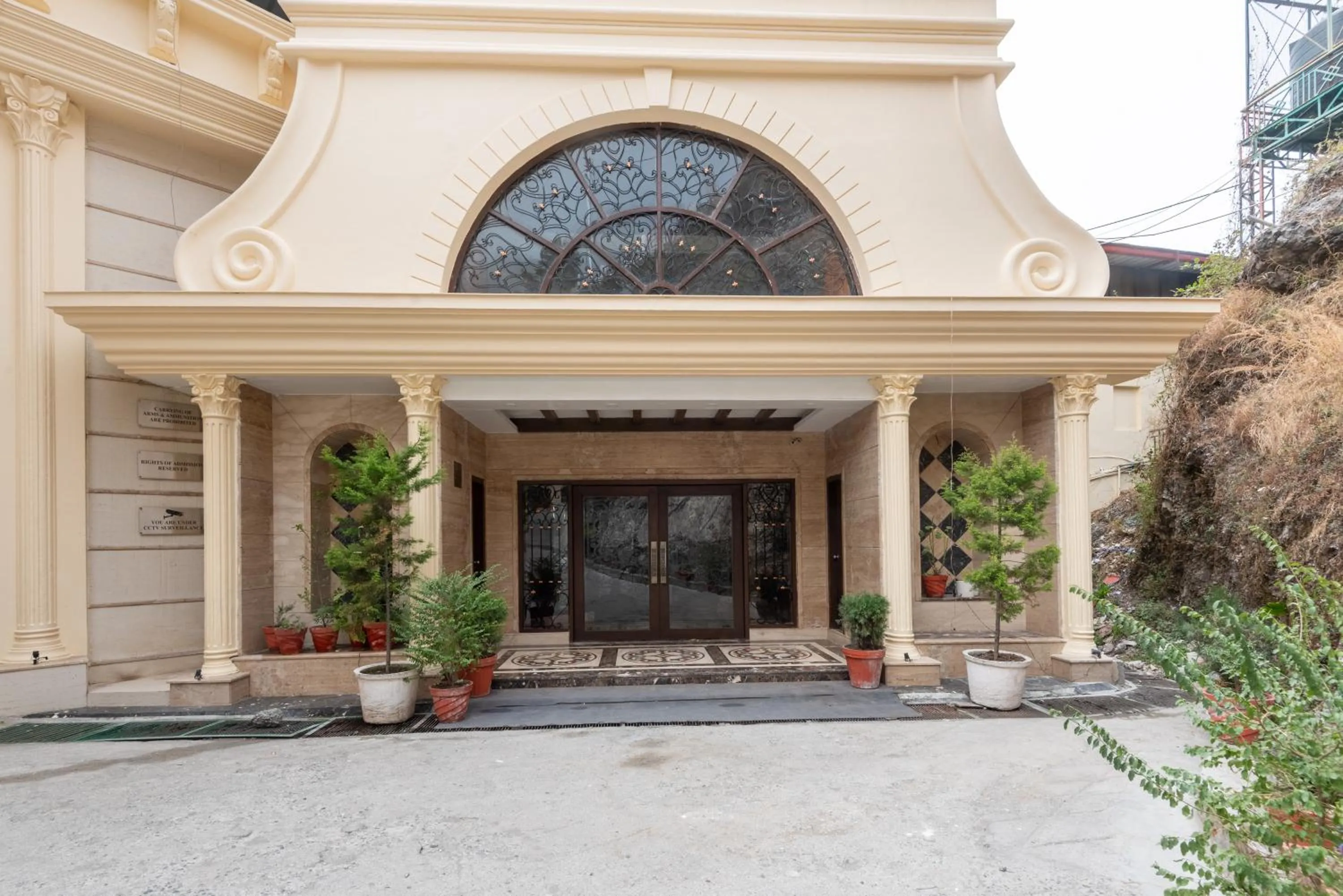 Lawrence Solitaire Resort, Mall road, Mussoorie