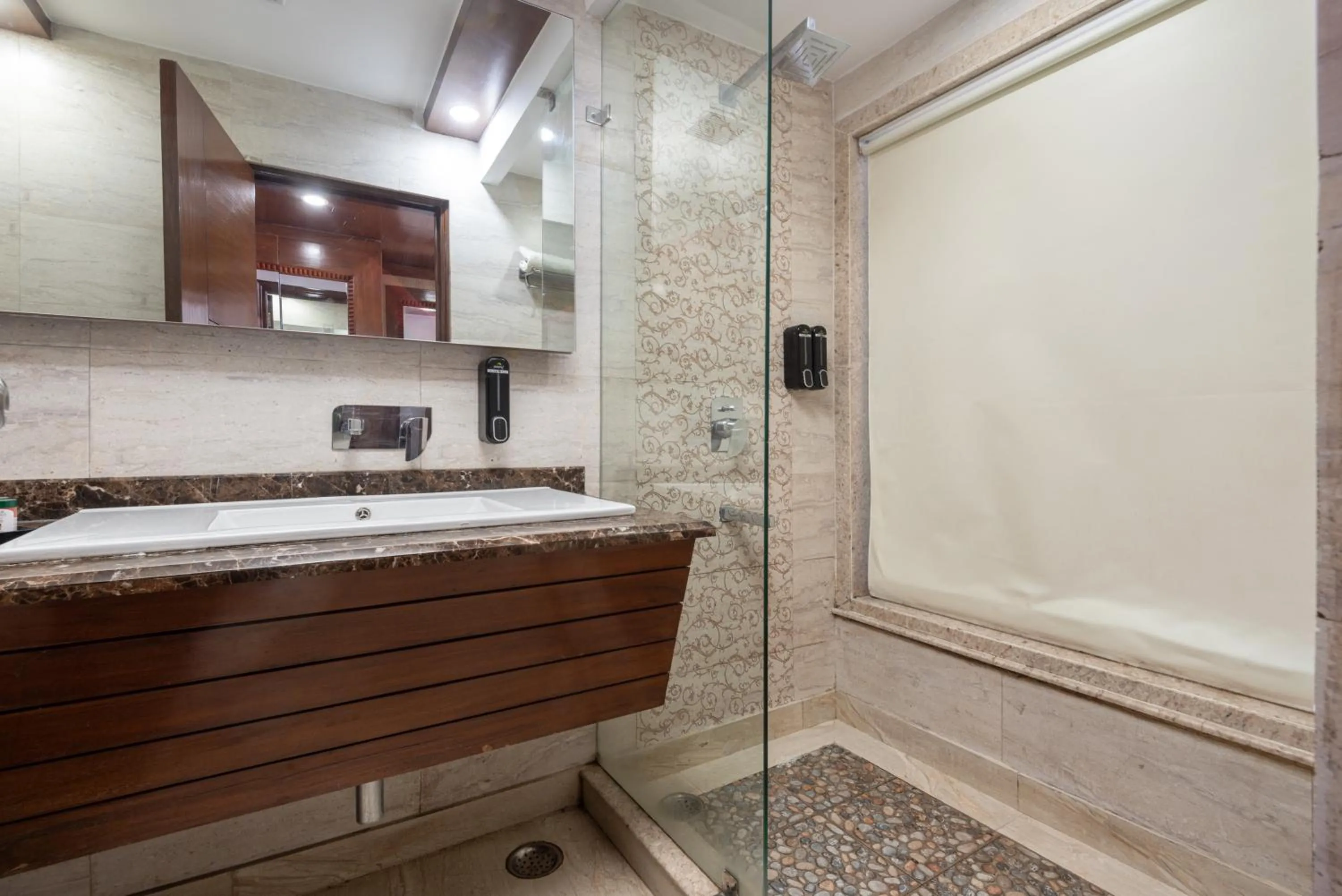 Lawrence Solitaire Resort, Mall road, Mussoorie