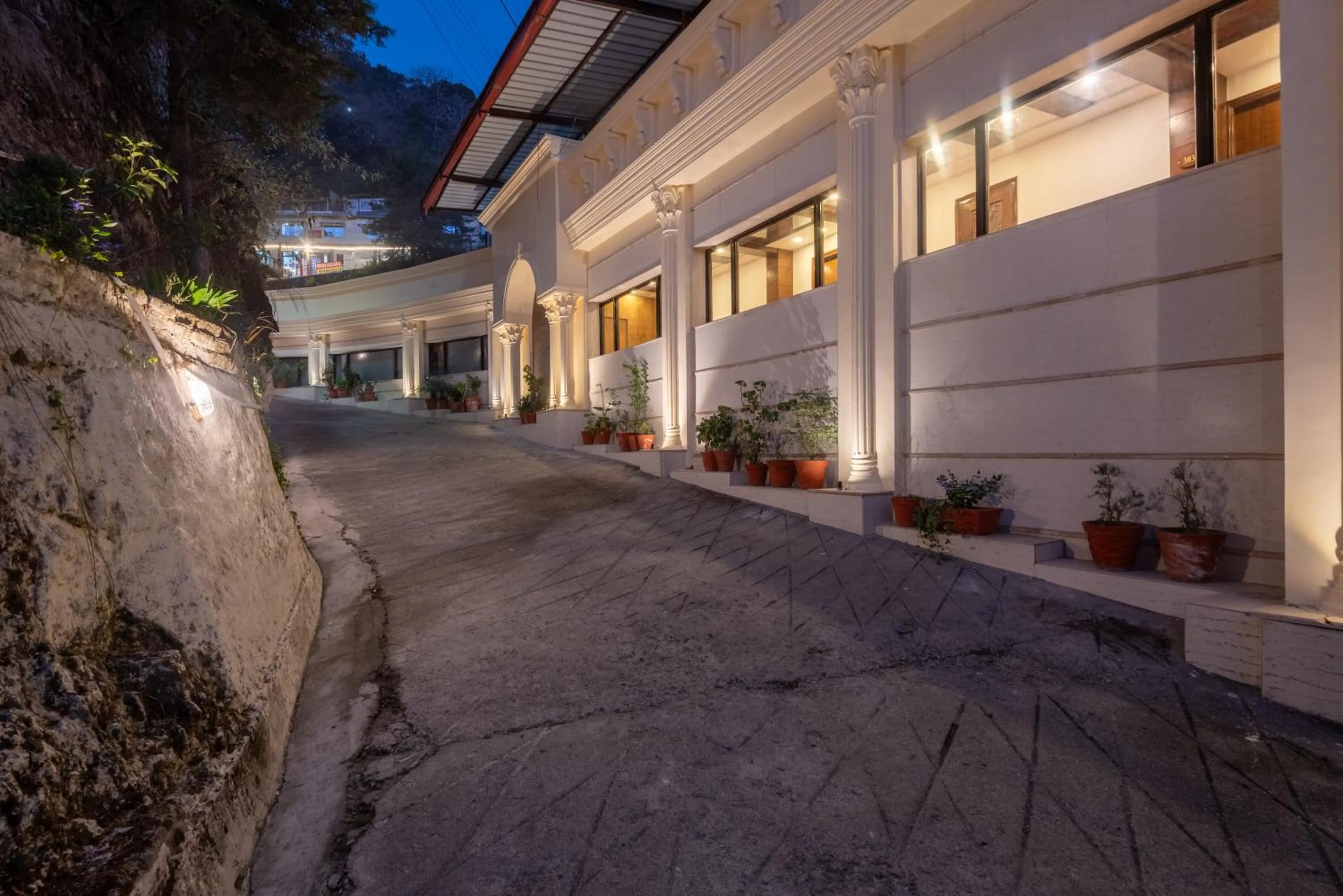 Lawrence Solitaire Resort, Mall road, Mussoorie