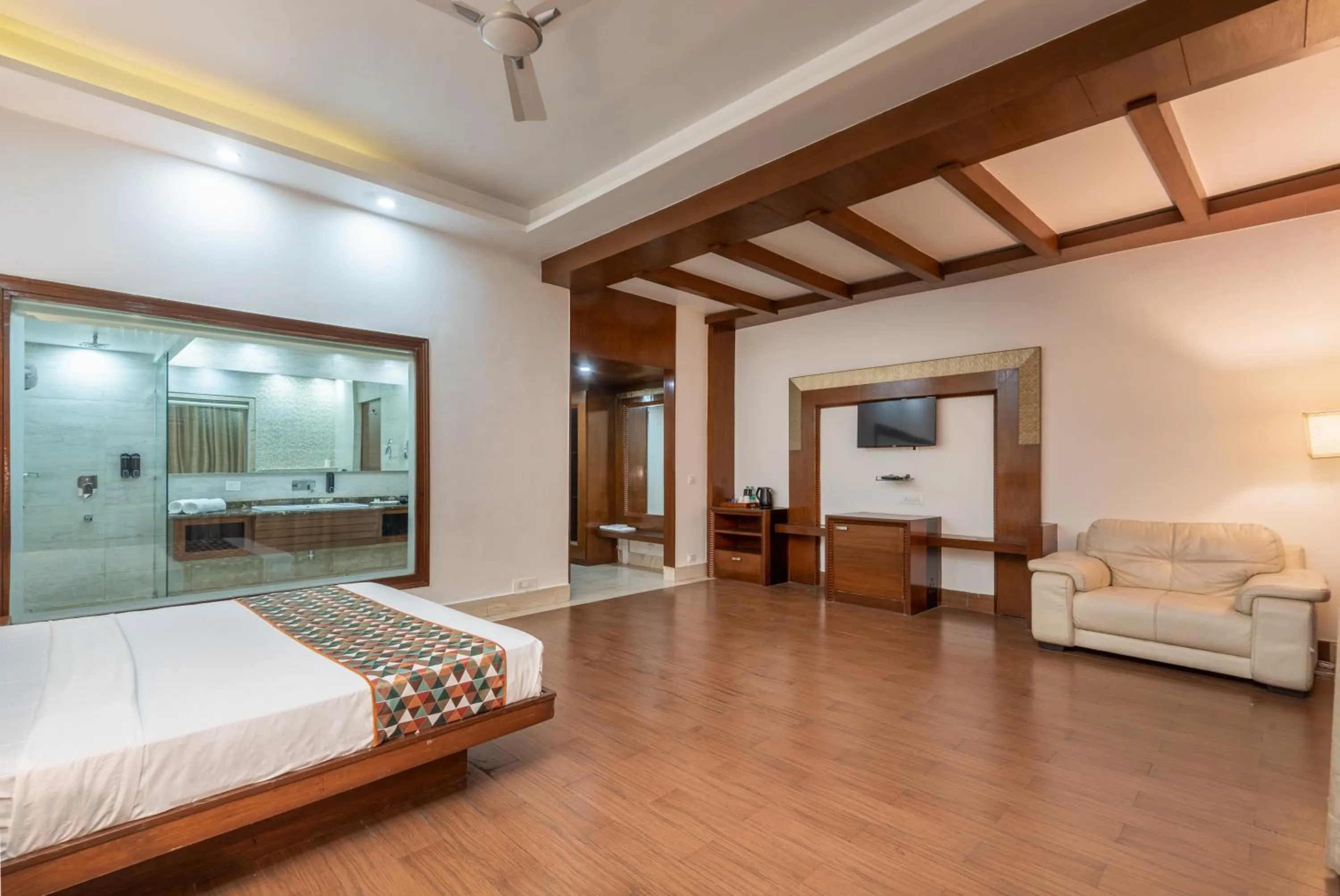 Bed in Lawrence Solitaire Resort, Mall road, Mussoorie