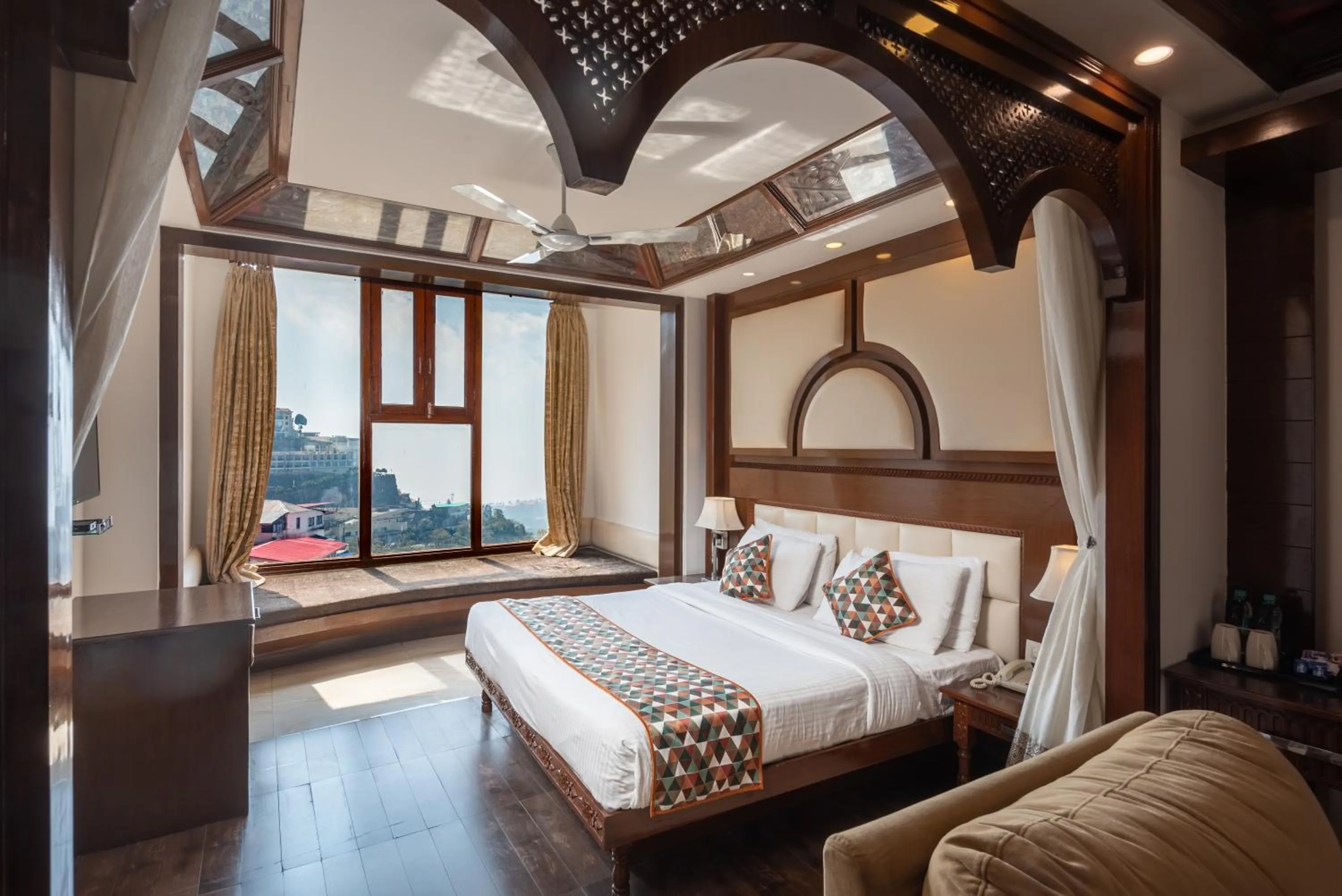 Bed in Lawrence Solitaire Resort, Mall road, Mussoorie