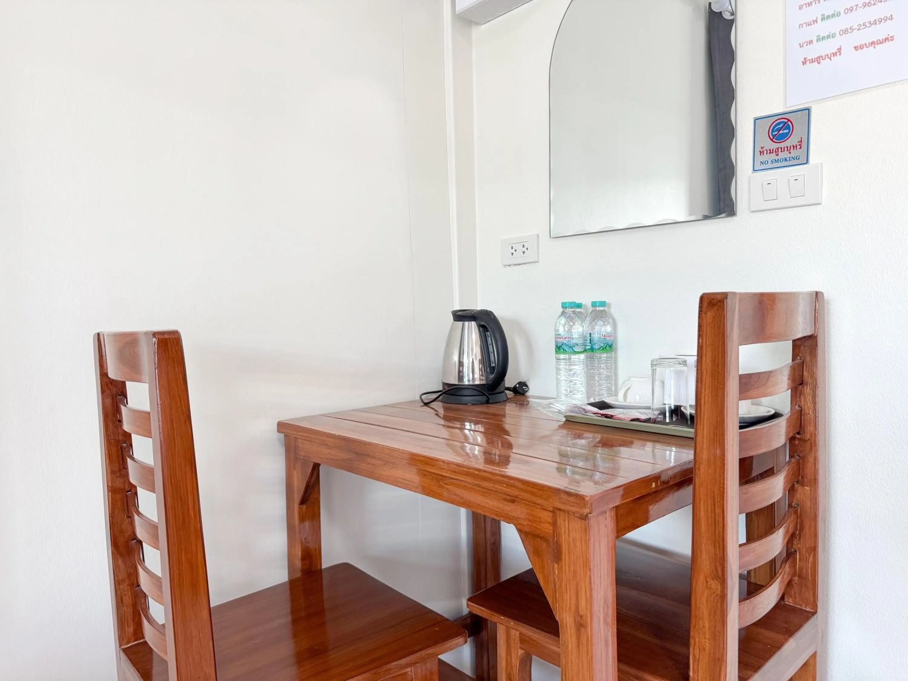 Dining area in Jira Hotel