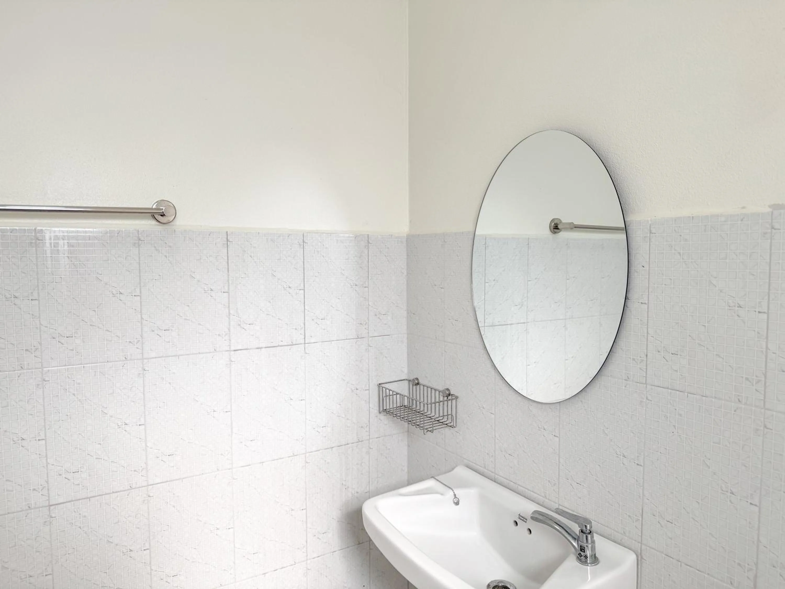 Toilet in Jira Hotel