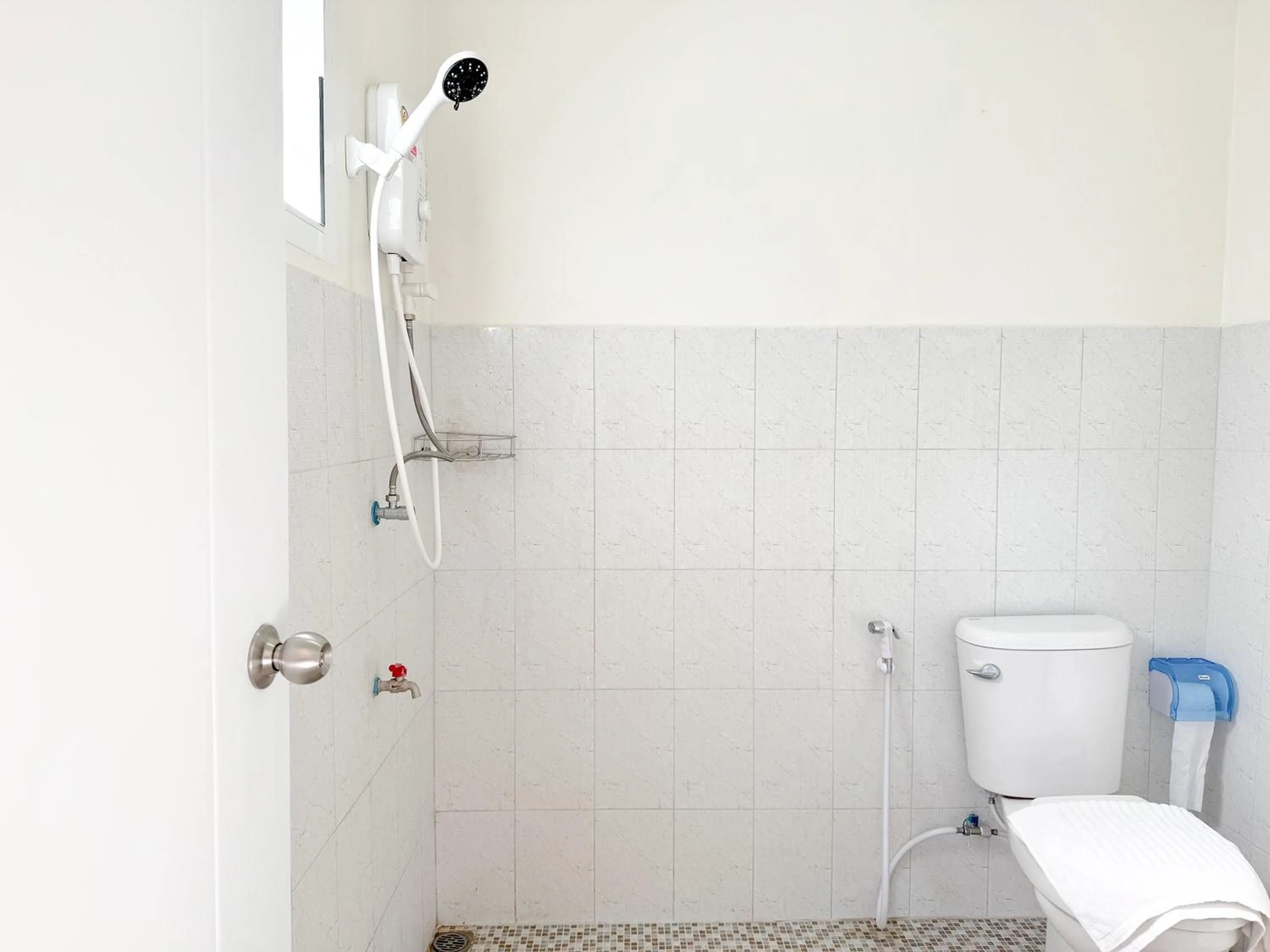 Shower in Jira Hotel