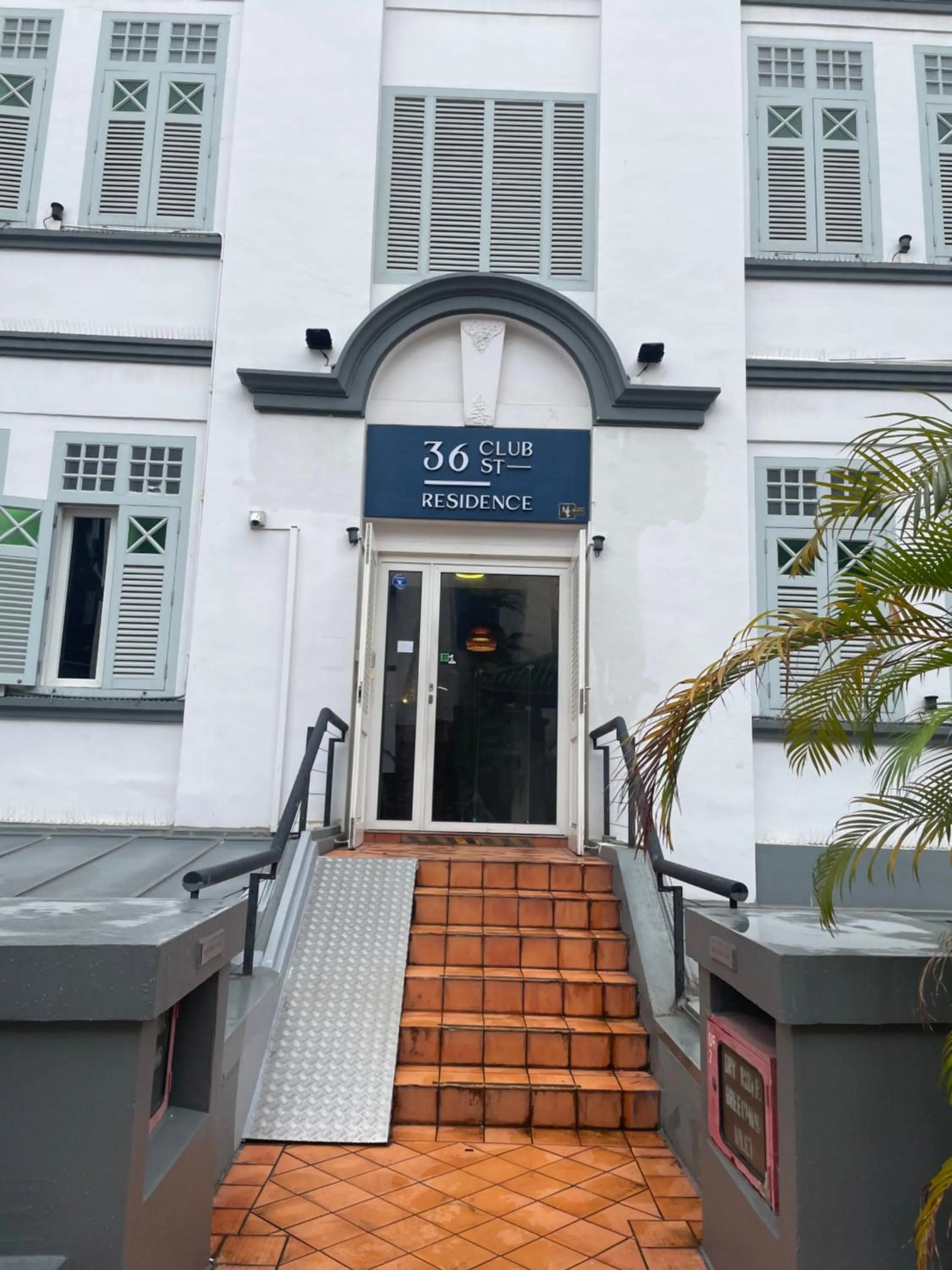 Facade/entrance in 36 club st residence