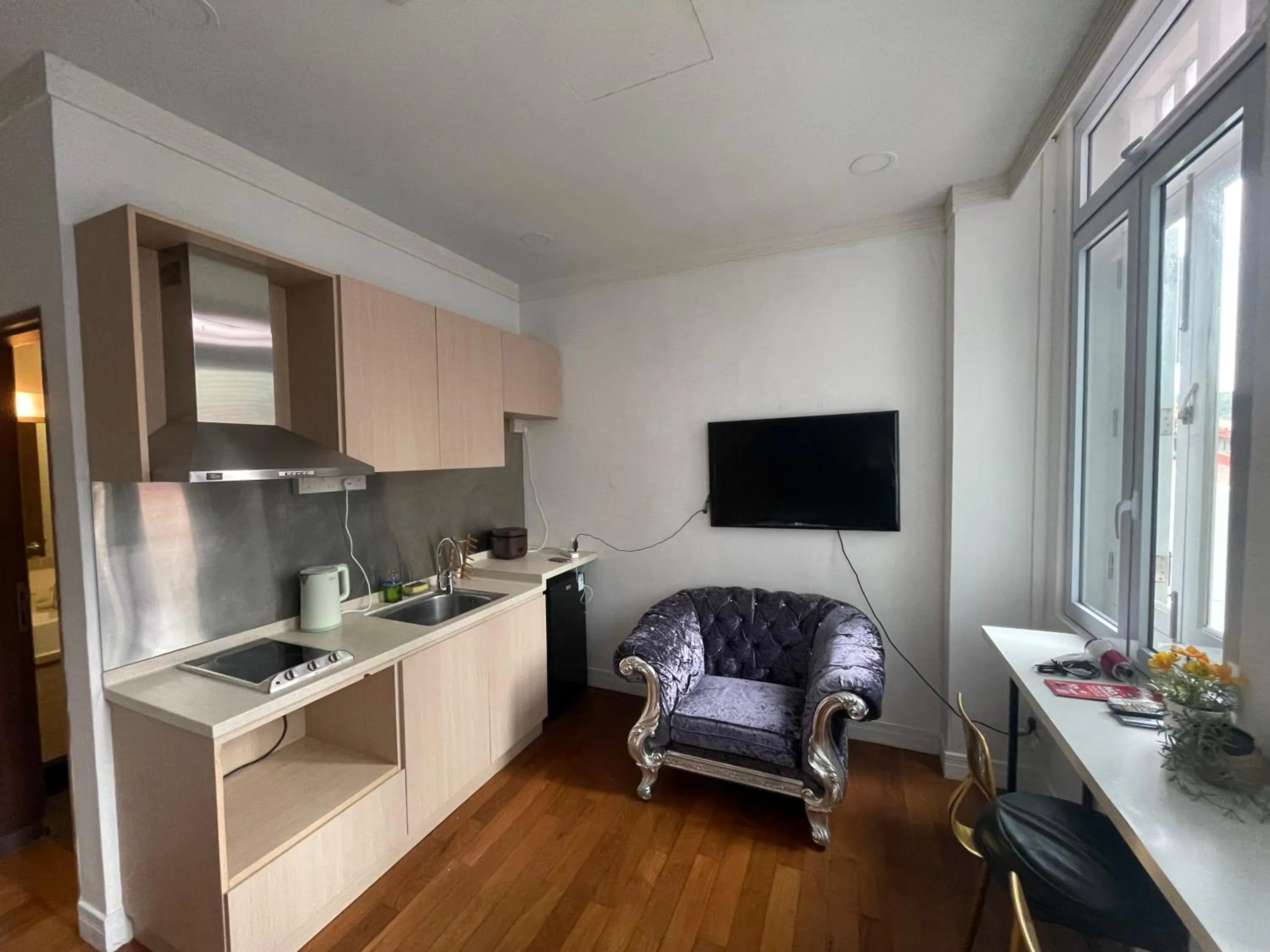 TV and multimedia in 36 club st residence