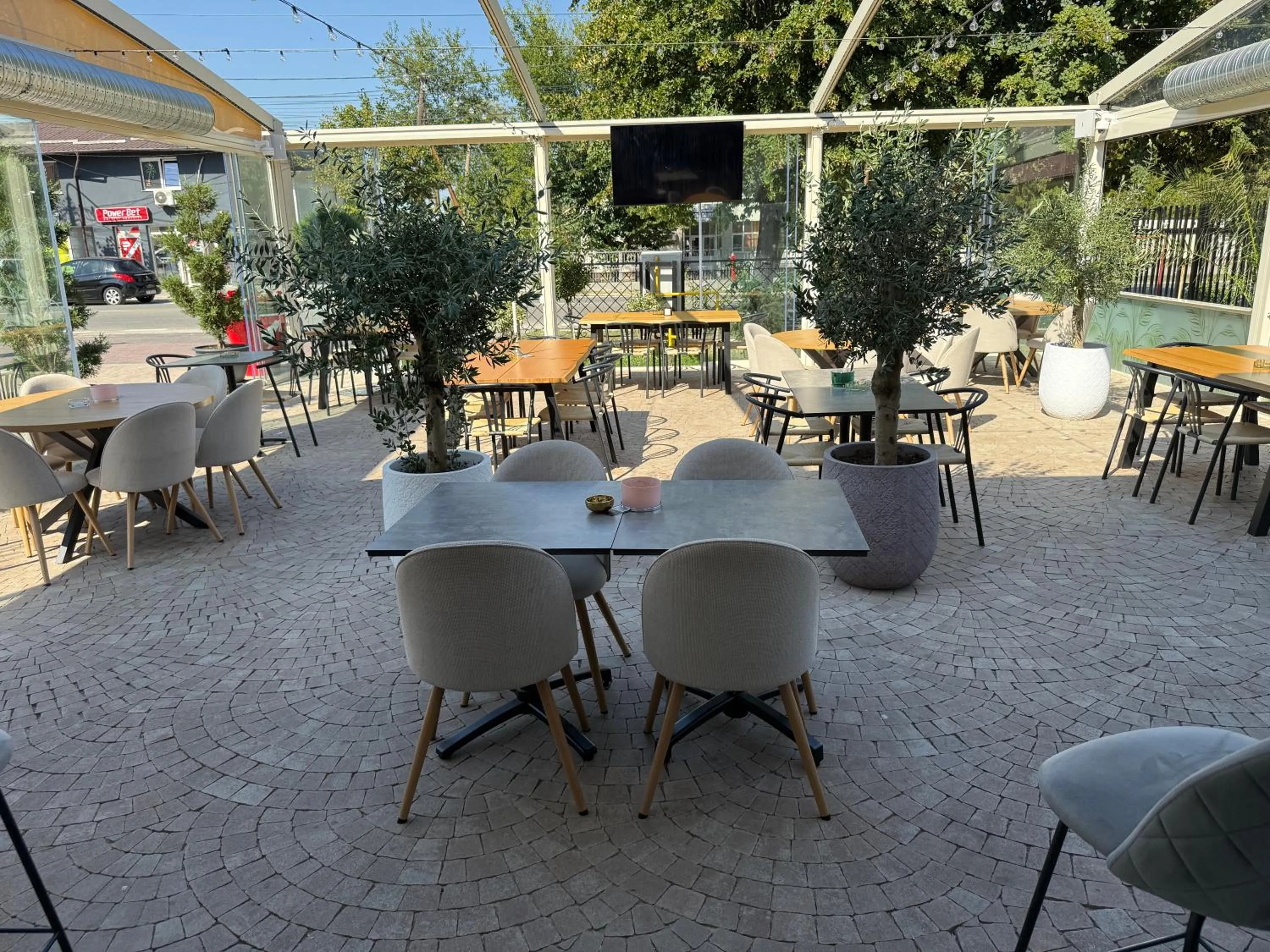 Restaurant/places to eat in Boutique Hotel Balș