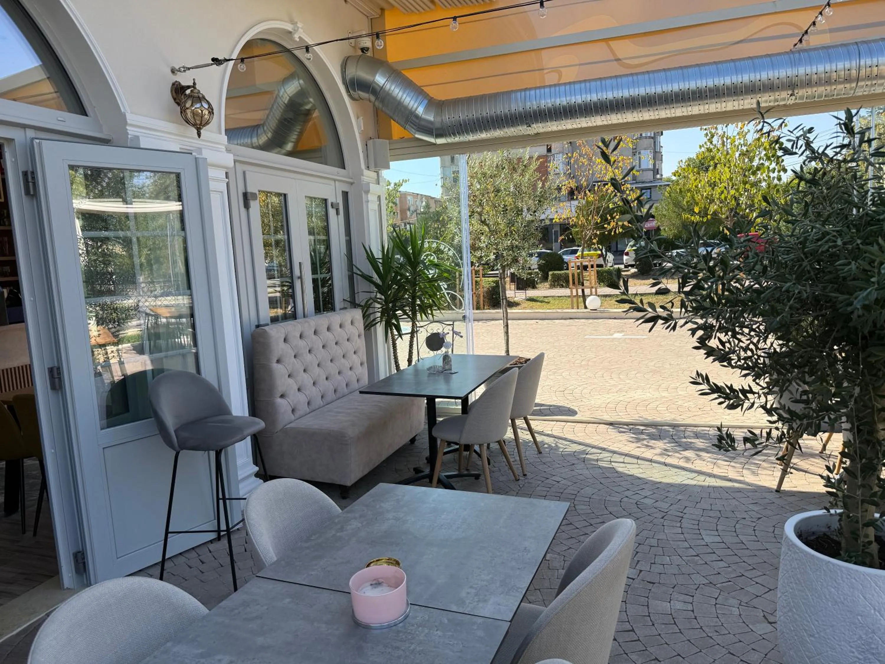 Restaurant/places to eat in Boutique Hotel Balș