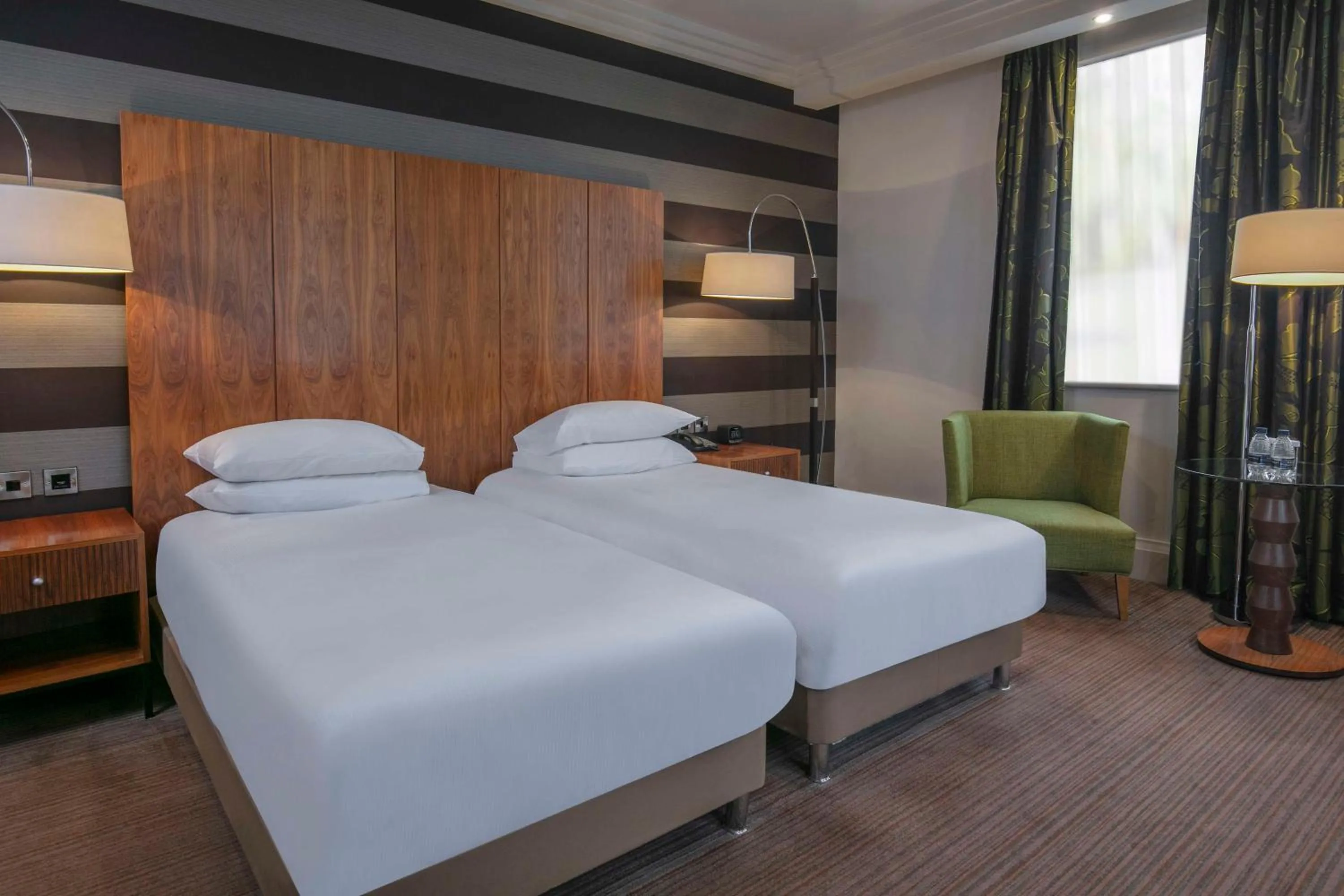 Bed in DoubleTree by Hilton Stratford-upon-Avon, United Kingdom