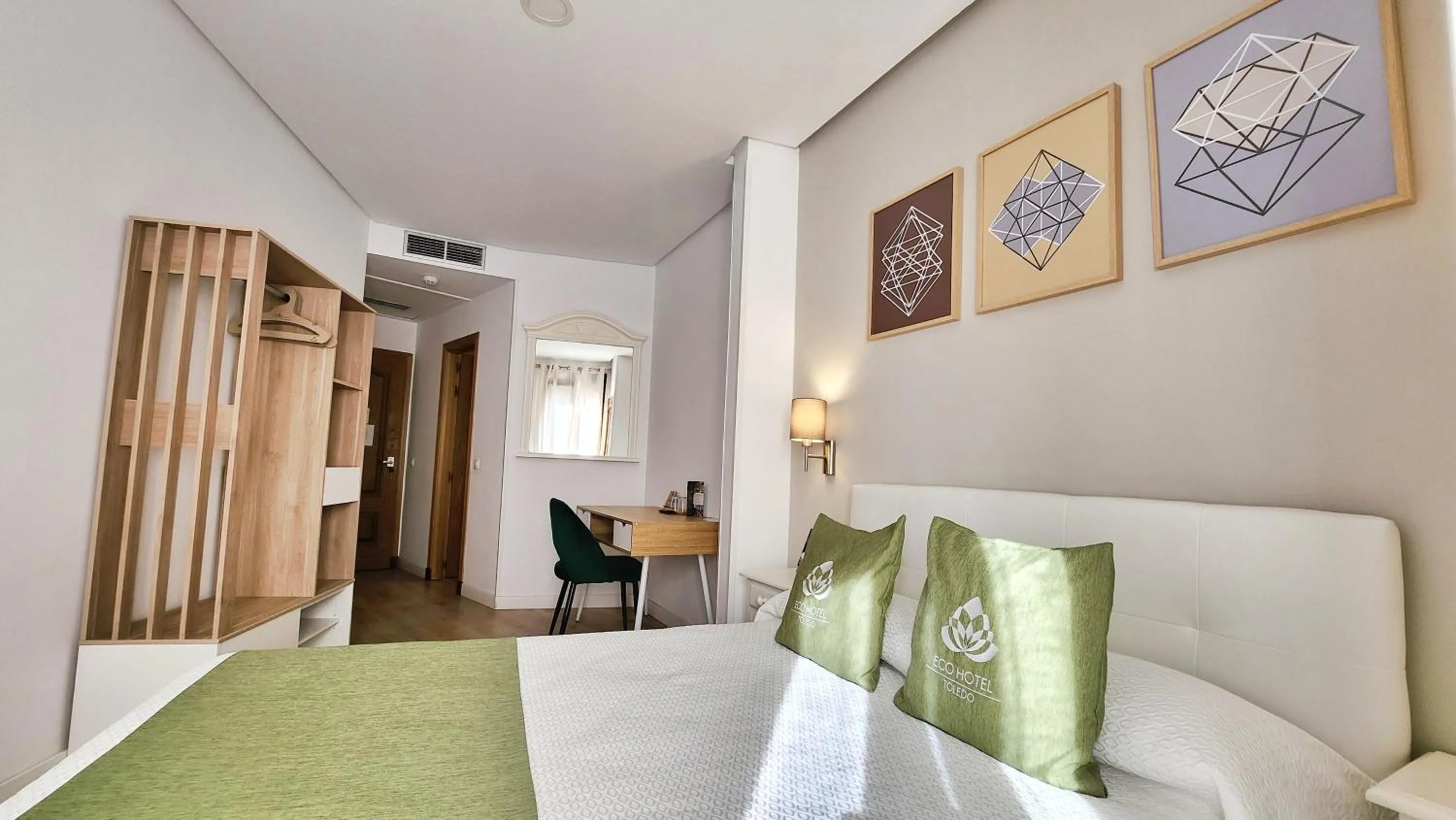 Bed in Eco Hotel Toledo