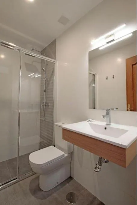 Toilet in Eco Hotel Toledo