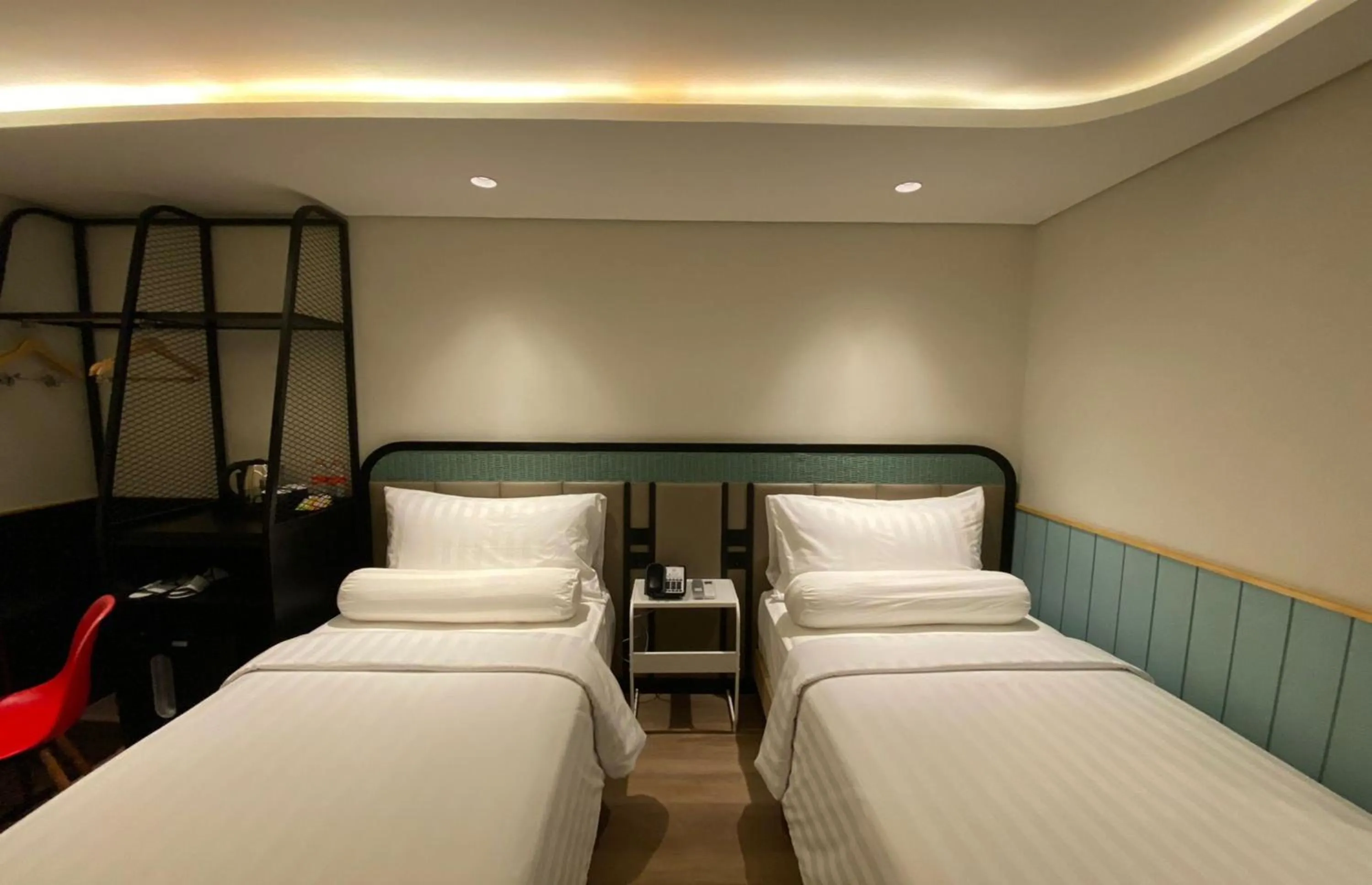 Bedroom, Bed in Luxeur Jakarta - Setiabudi