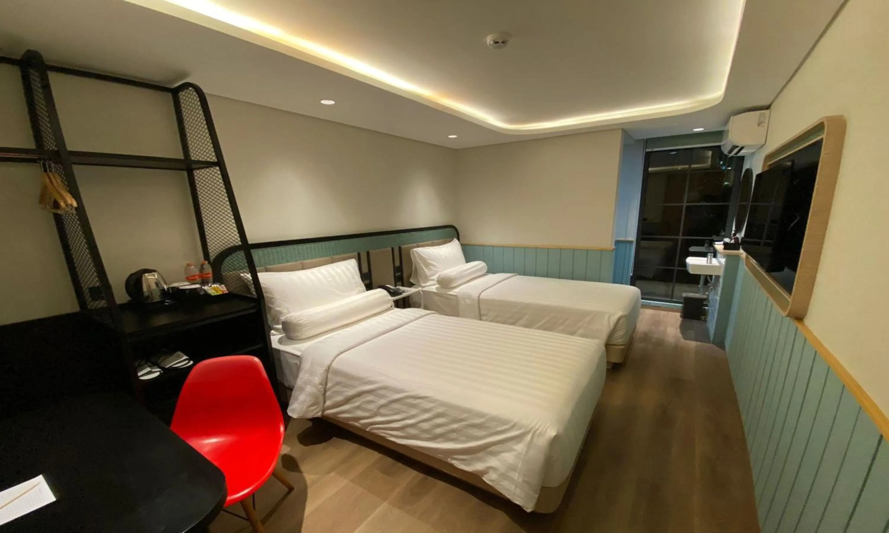Bedroom, Bed in Luxeur Jakarta - Setiabudi