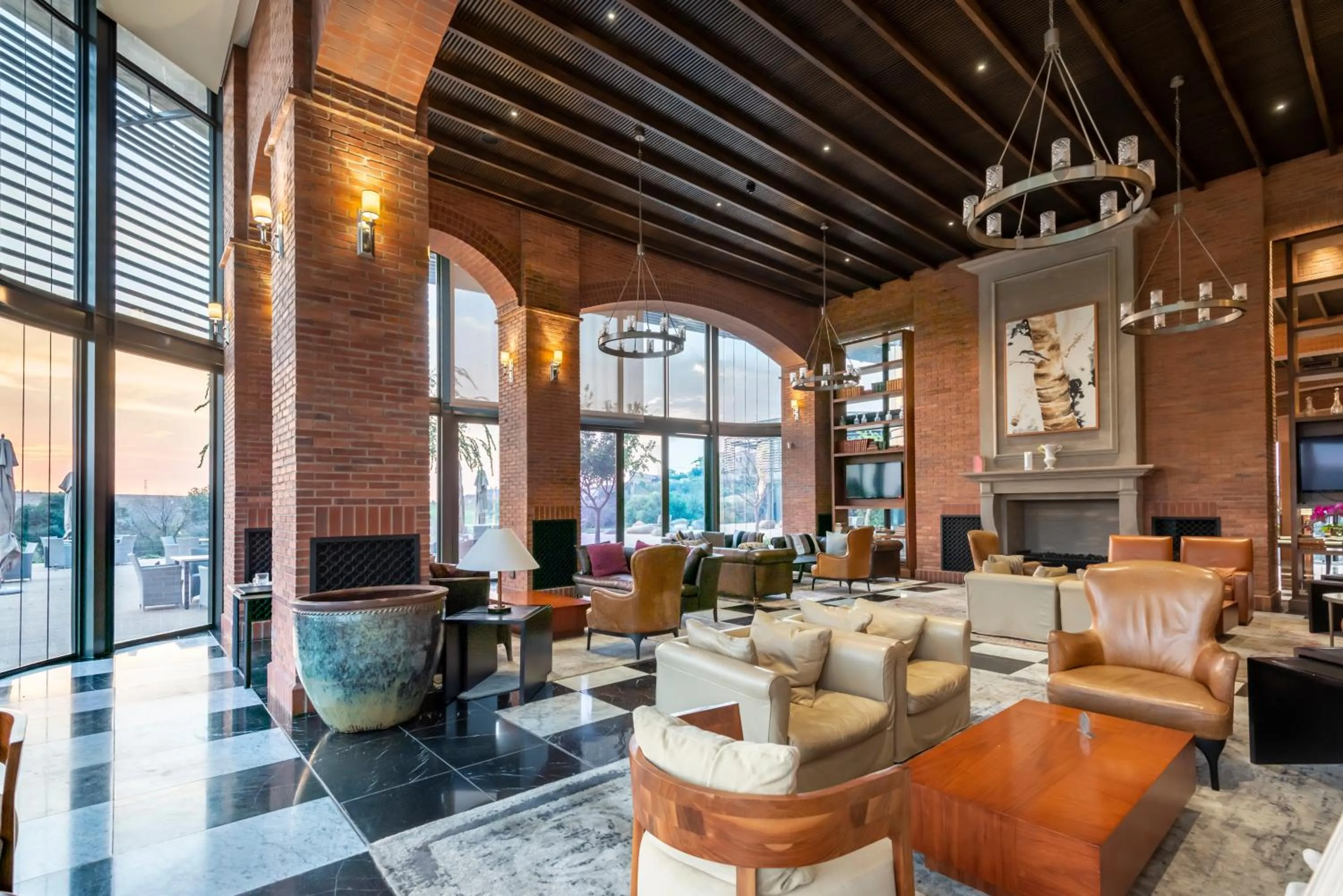 Restaurant/places to eat in Steyn City Hotel by Saxon