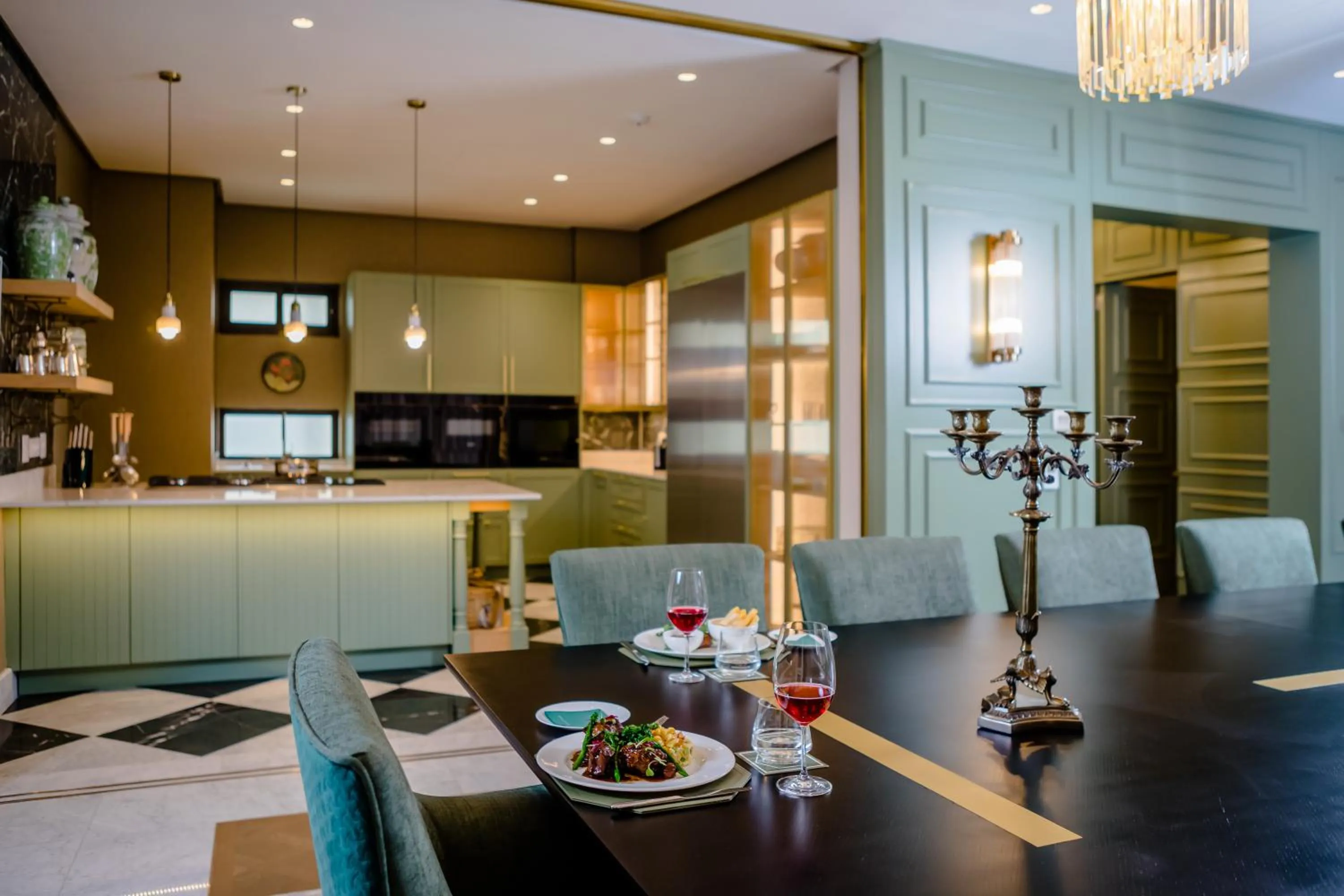 Living room in Steyn City Hotel by Saxon