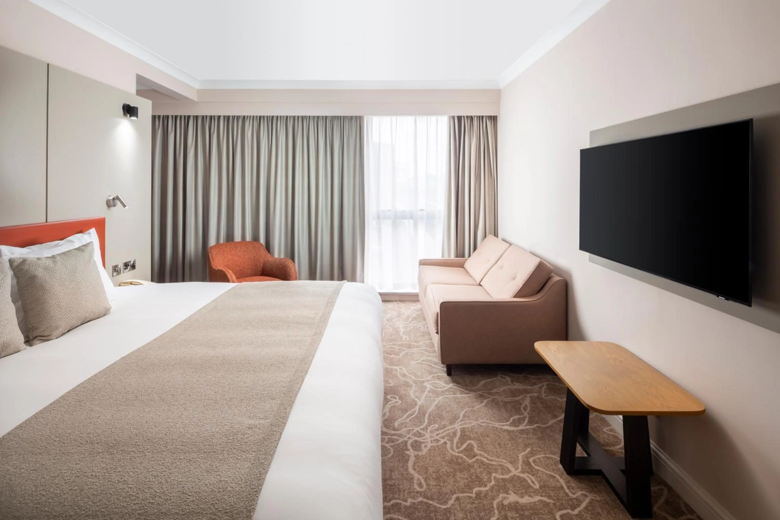 Bedroom, Bed in Crowne Plaza Stratford-upon-Avon by IHG