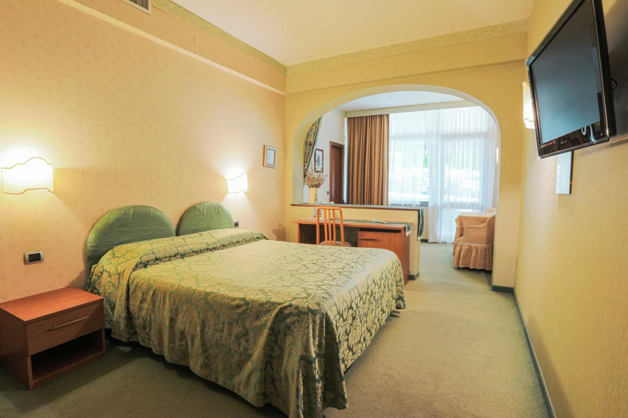 Family Room (2 Adults + 2 Children) in Hotel Ristorante La Lanterna