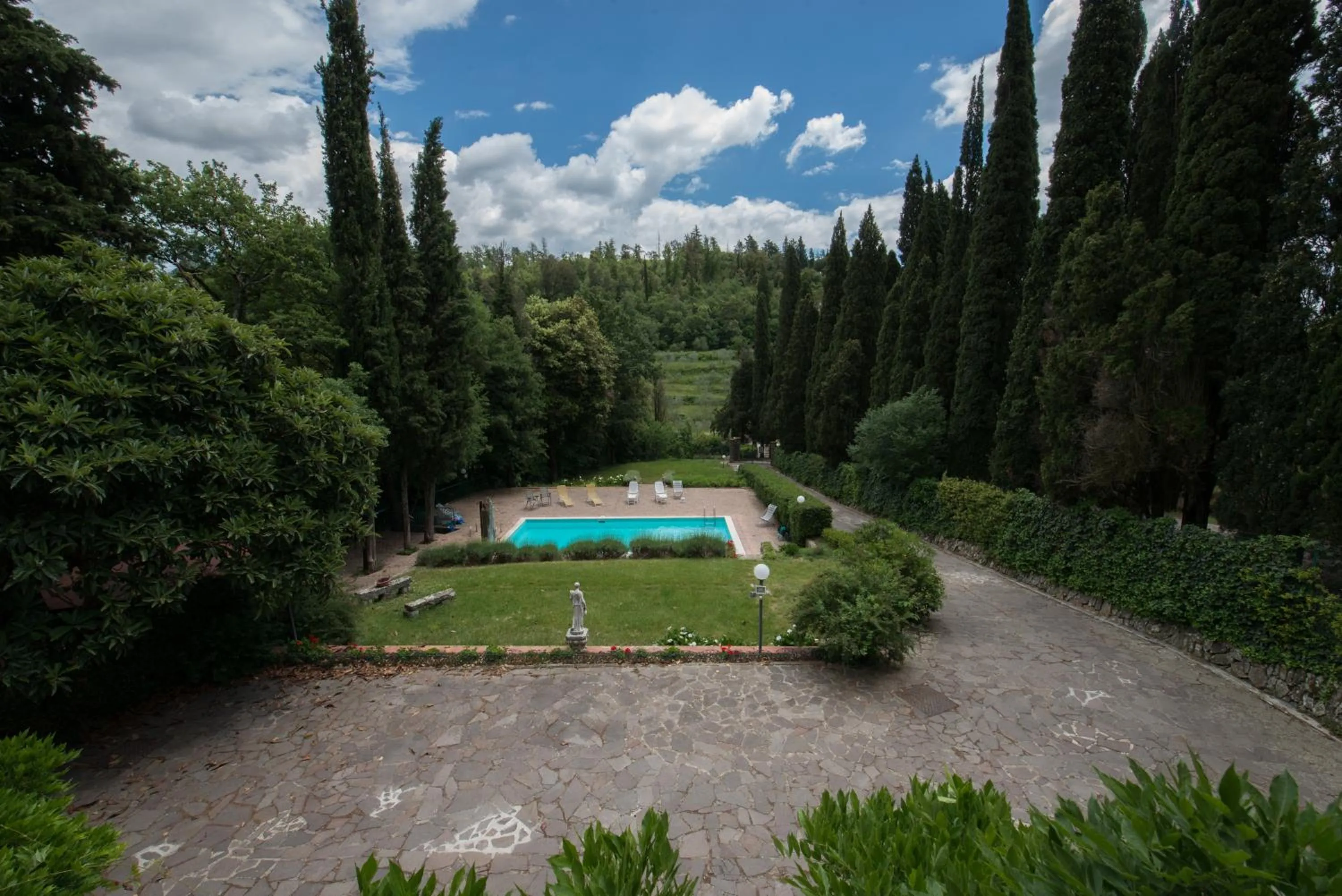 Pool view in Villa Sargiano