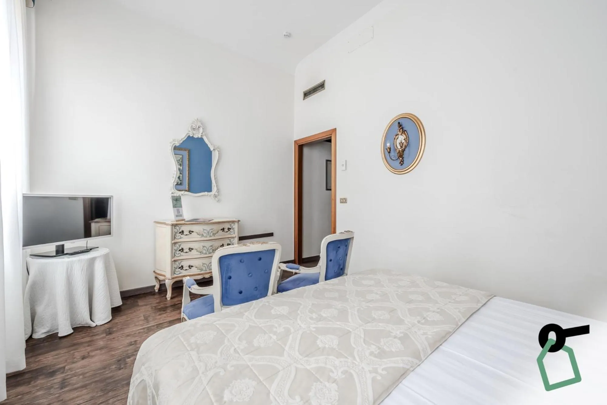 TV and multimedia, Bed in HOTIDAY Room Collection - Venezia Santa Lucia