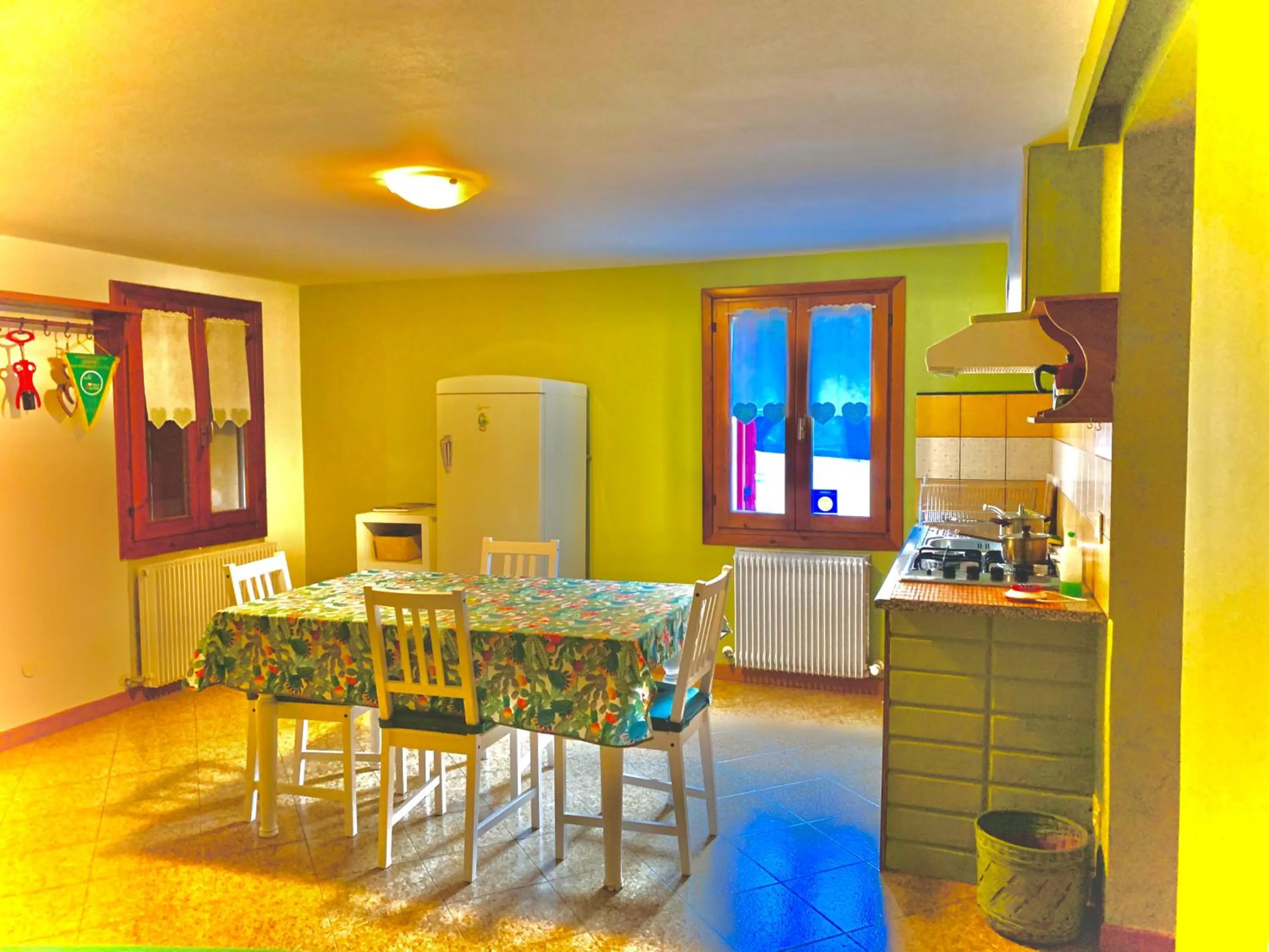 Kitchen or kitchenette in B&B Casa Linda