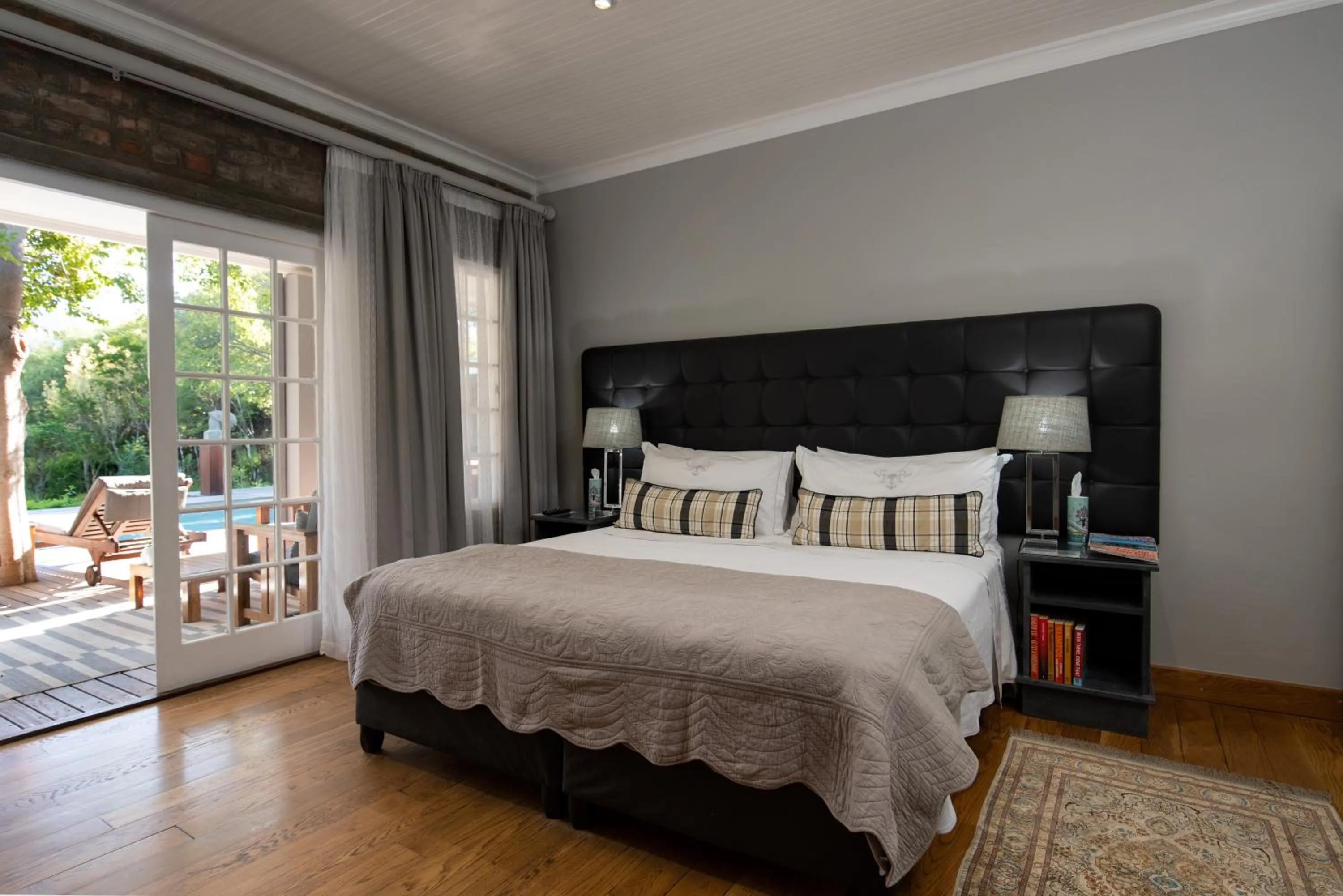 Photo of the whole room, Bed in In Abundance Guest House