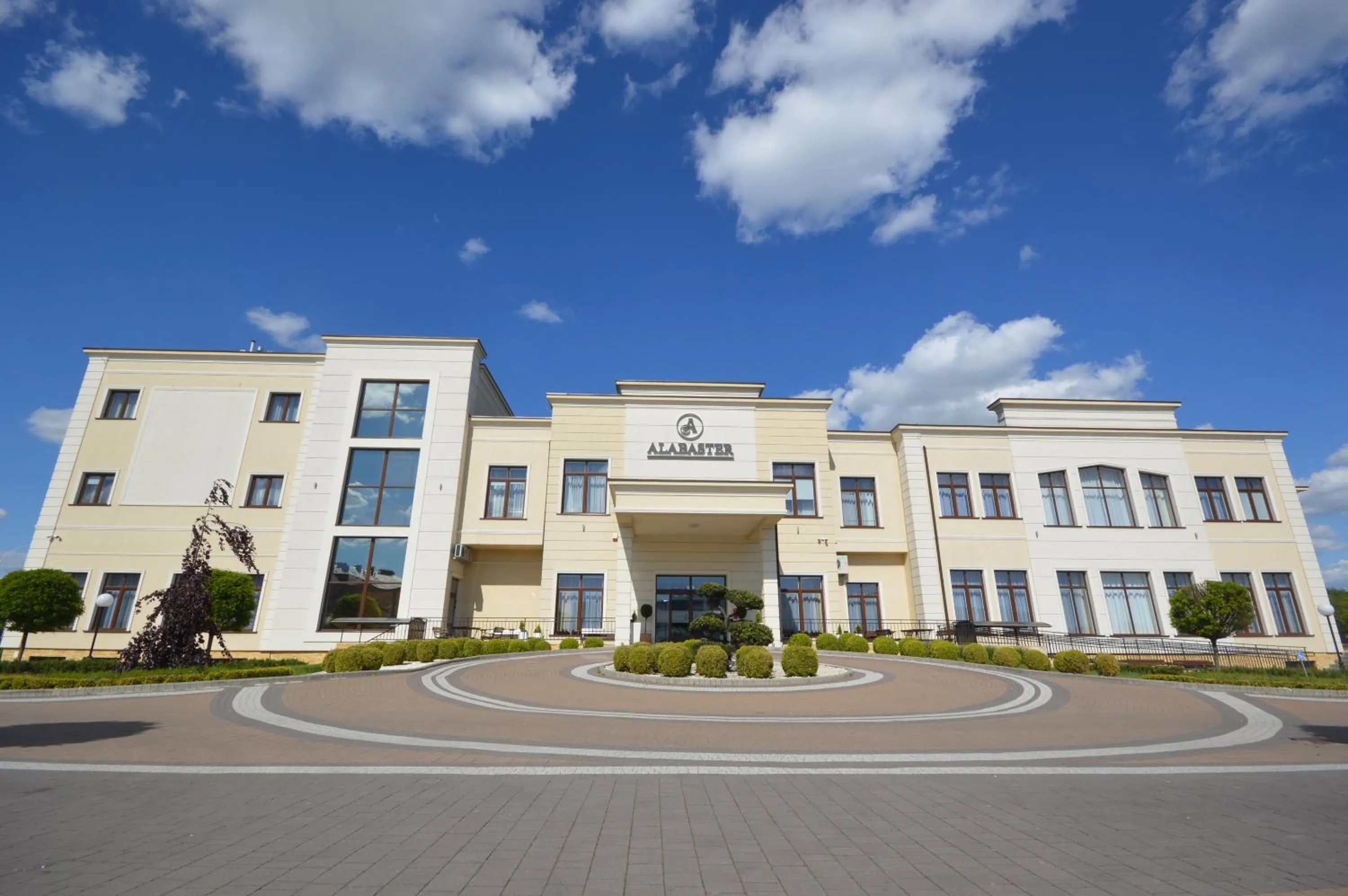 Property building in Alabaster Rezydencja