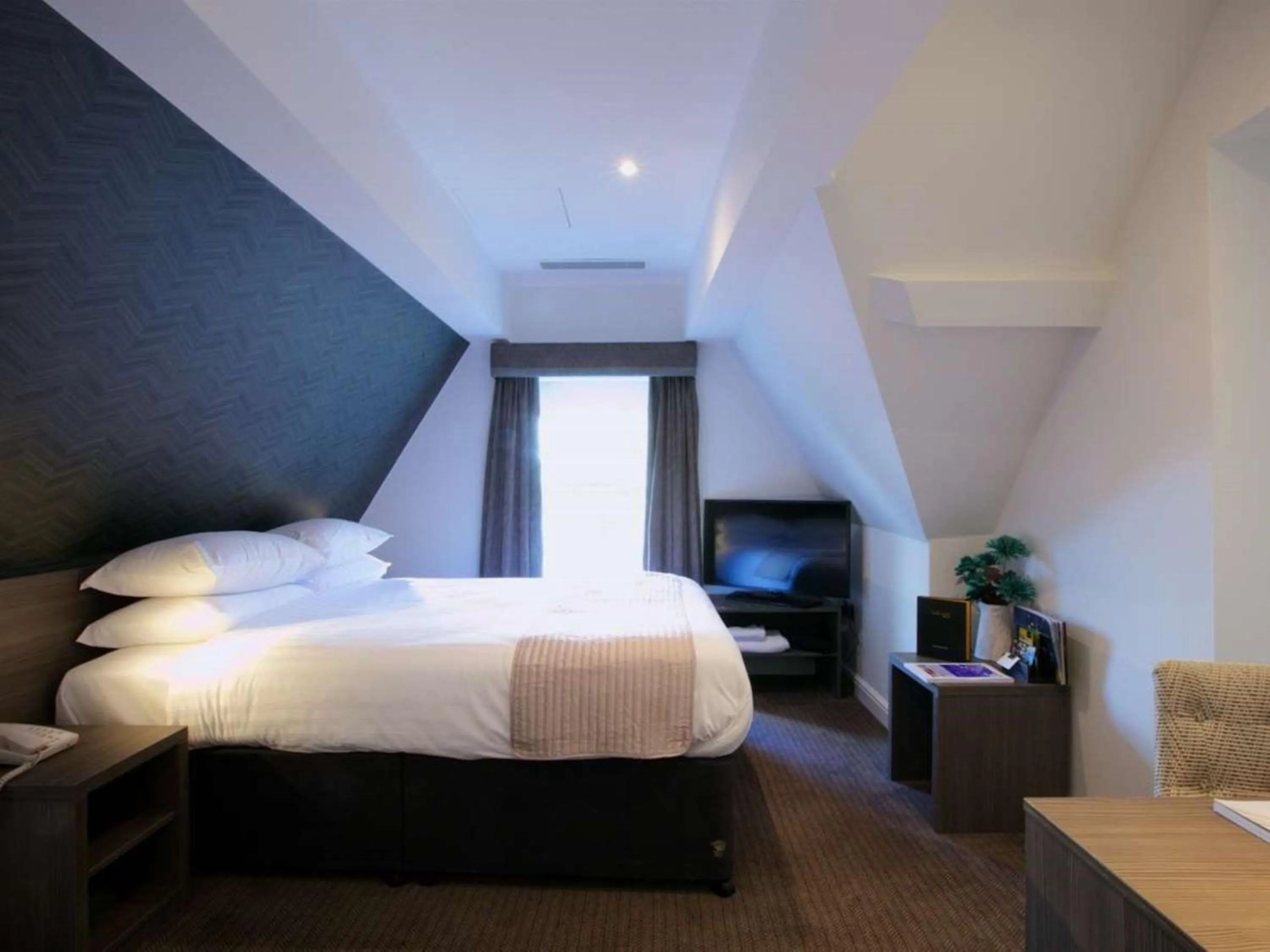 Photo of the whole room, Bed in Stourport Manor Hotel