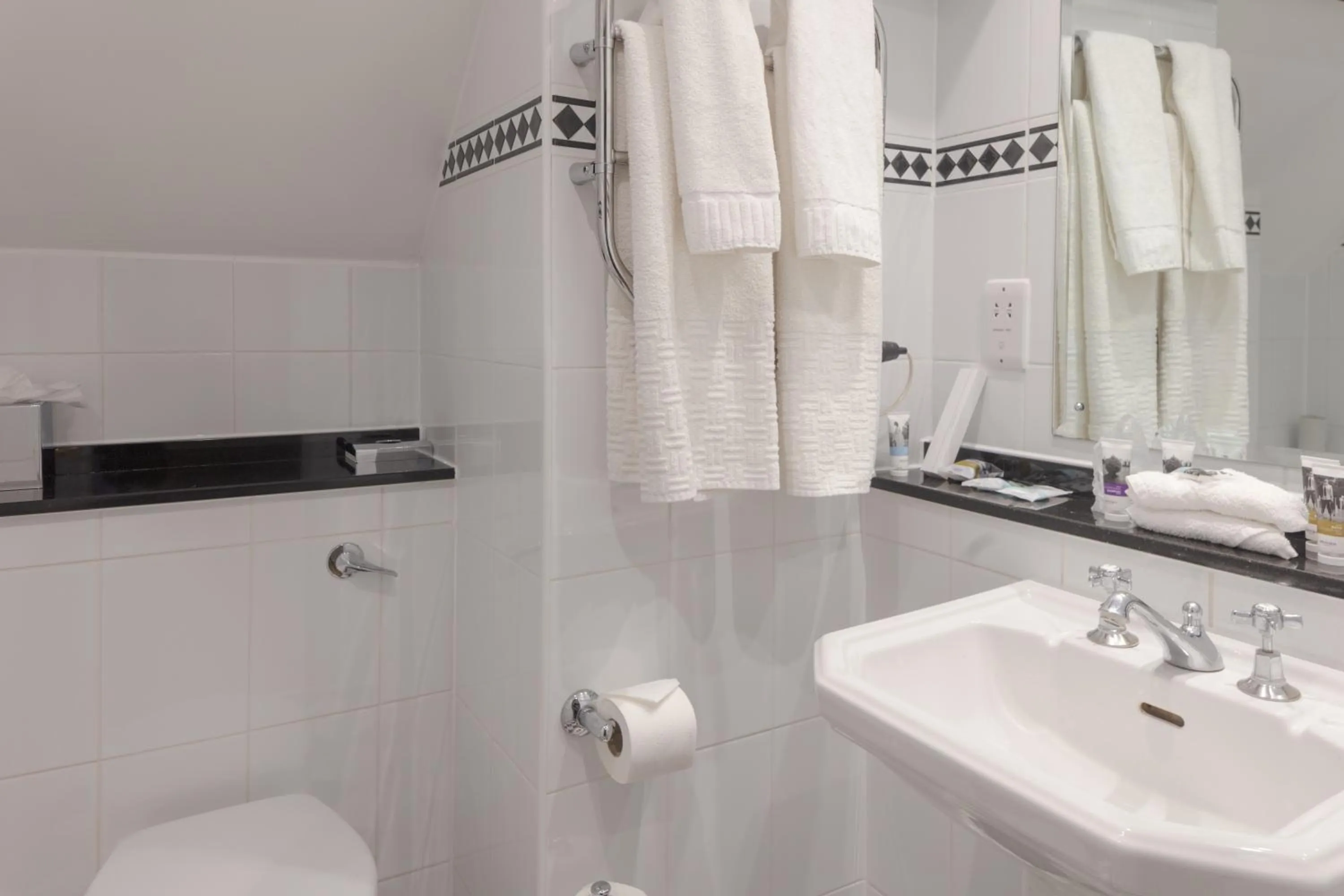 Bathroom in Albrighton Hall Hotel and Spa, a member of Radisson Individuals