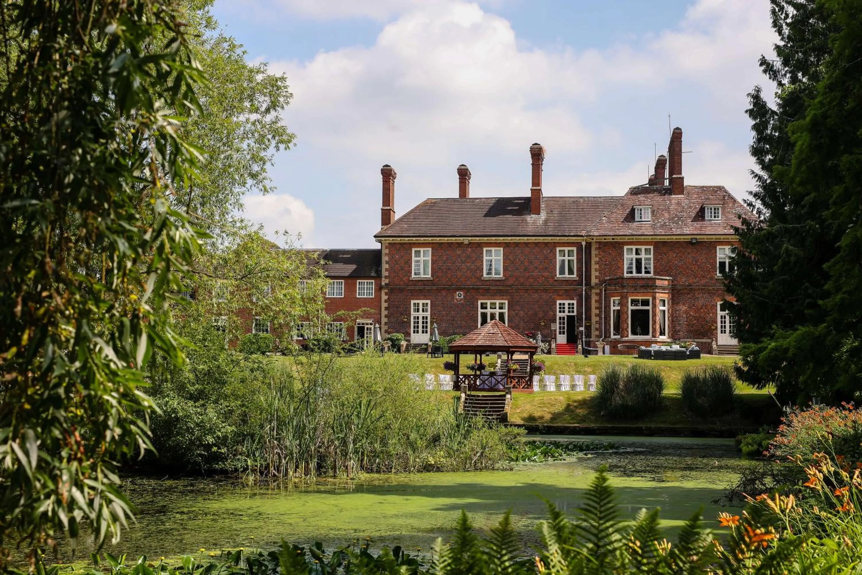 wedding in Albrighton Hall Hotel and Spa, a member of Radisson Individuals