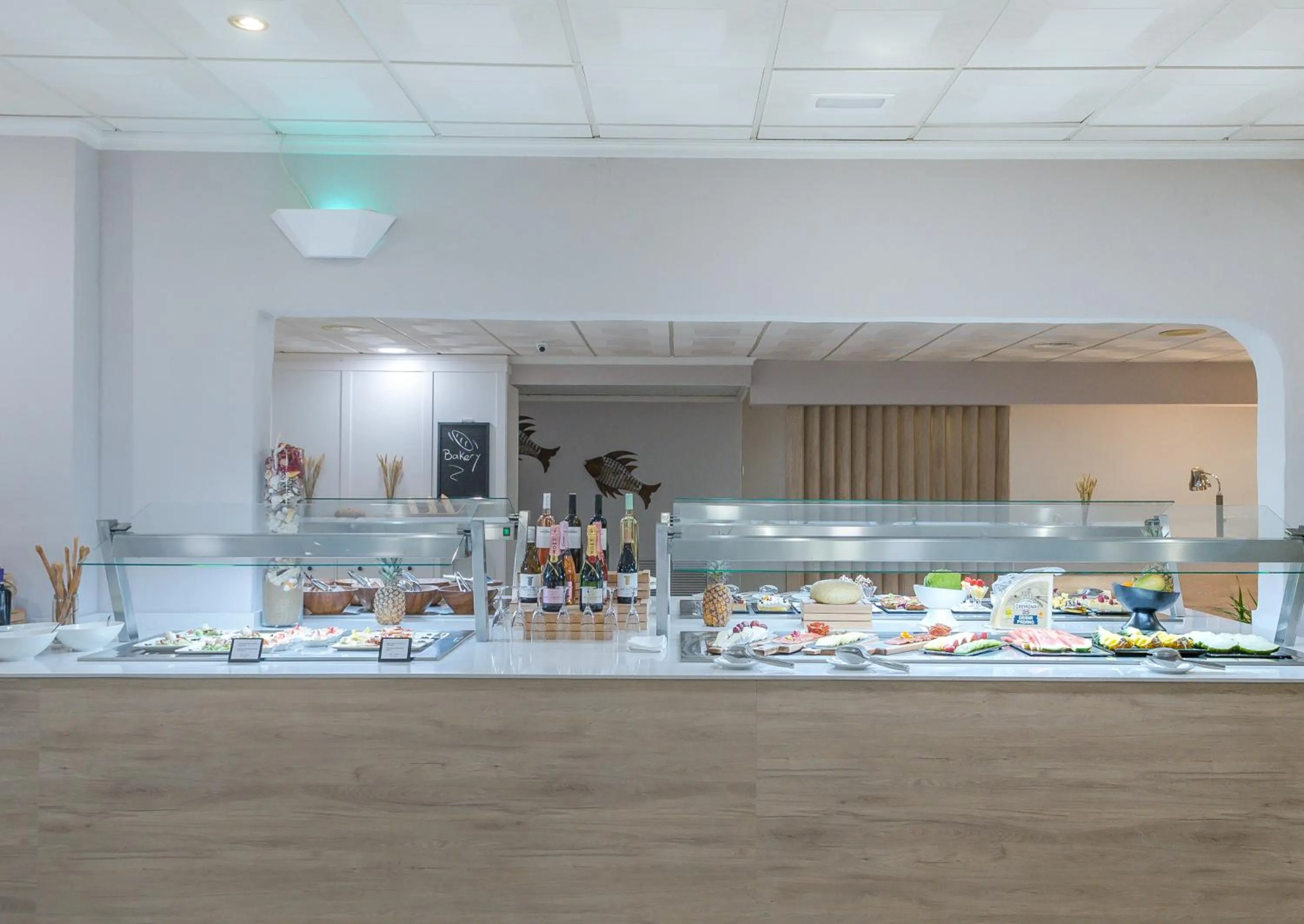 Food and drinks in FERGUS Club Carema Splash