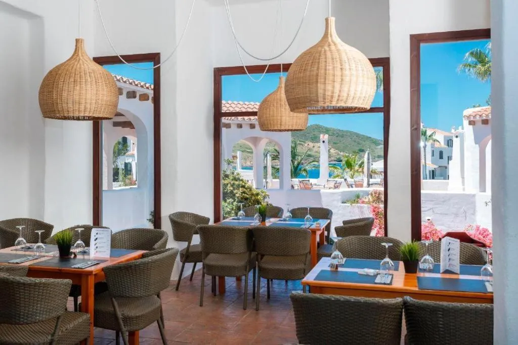 Restaurant/places to eat in FERGUS Club Carema Splash