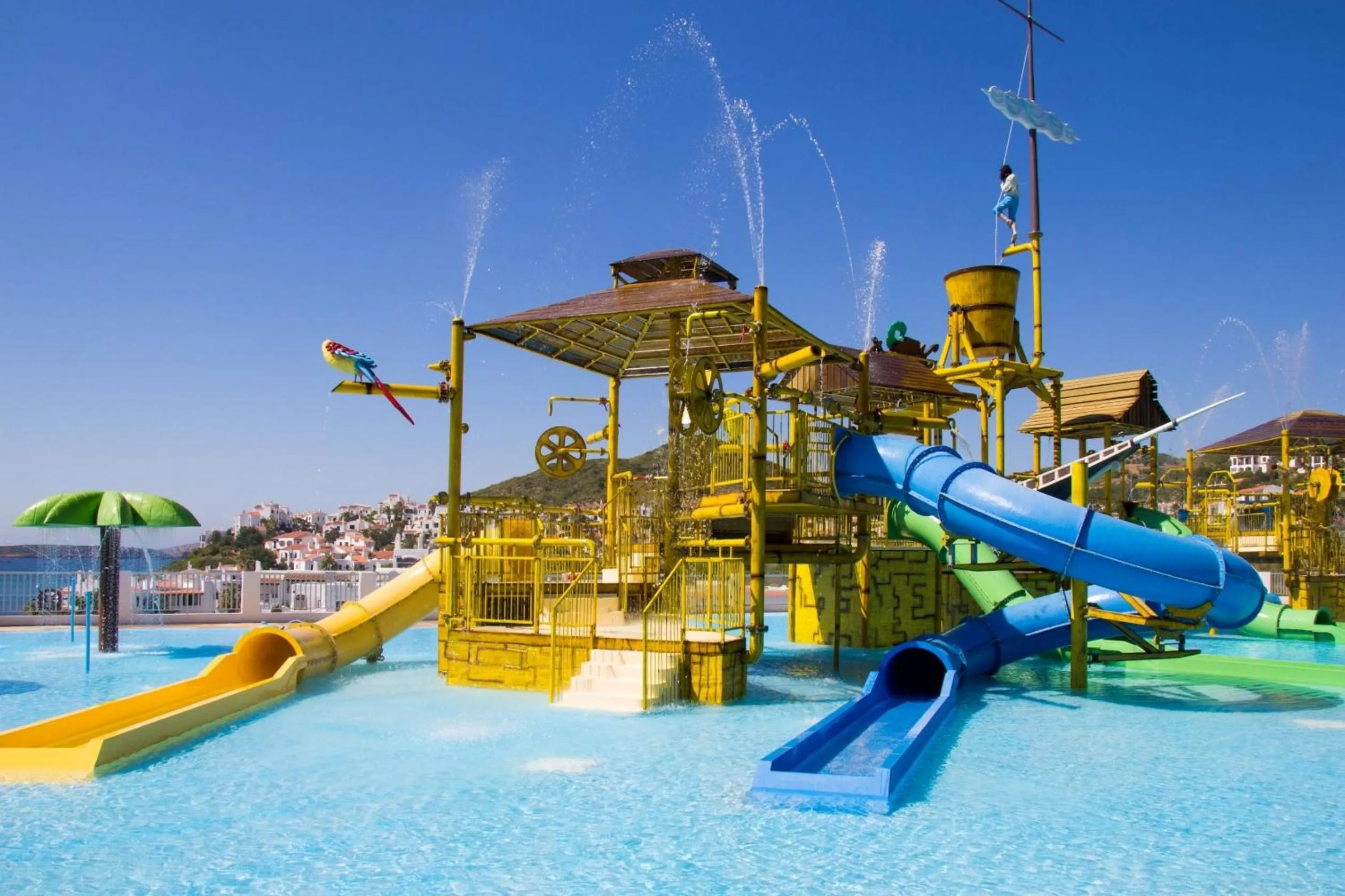 Aqua park in FERGUS Club Carema Splash