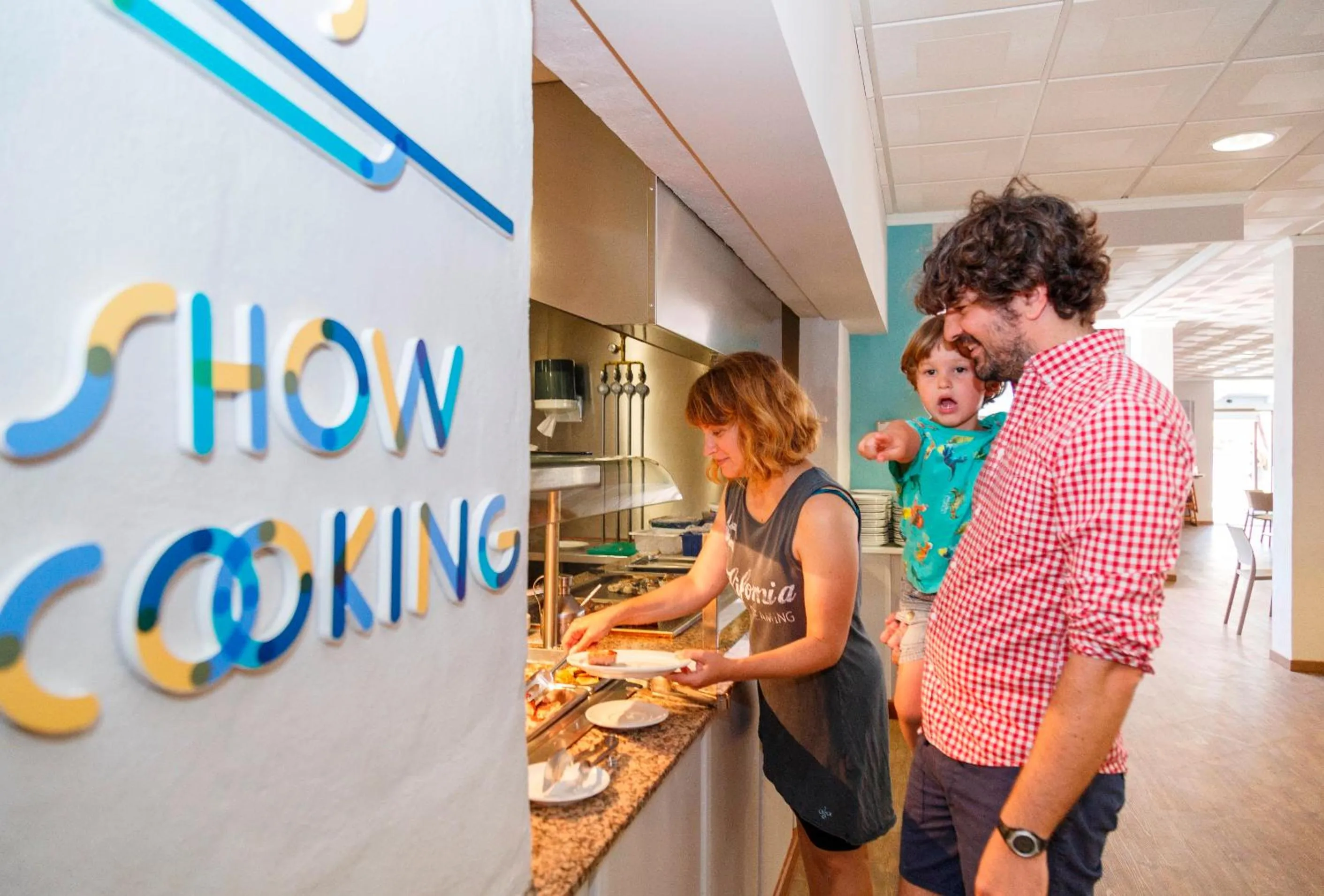 Restaurant/places to eat in FERGUS Club Carema Splash