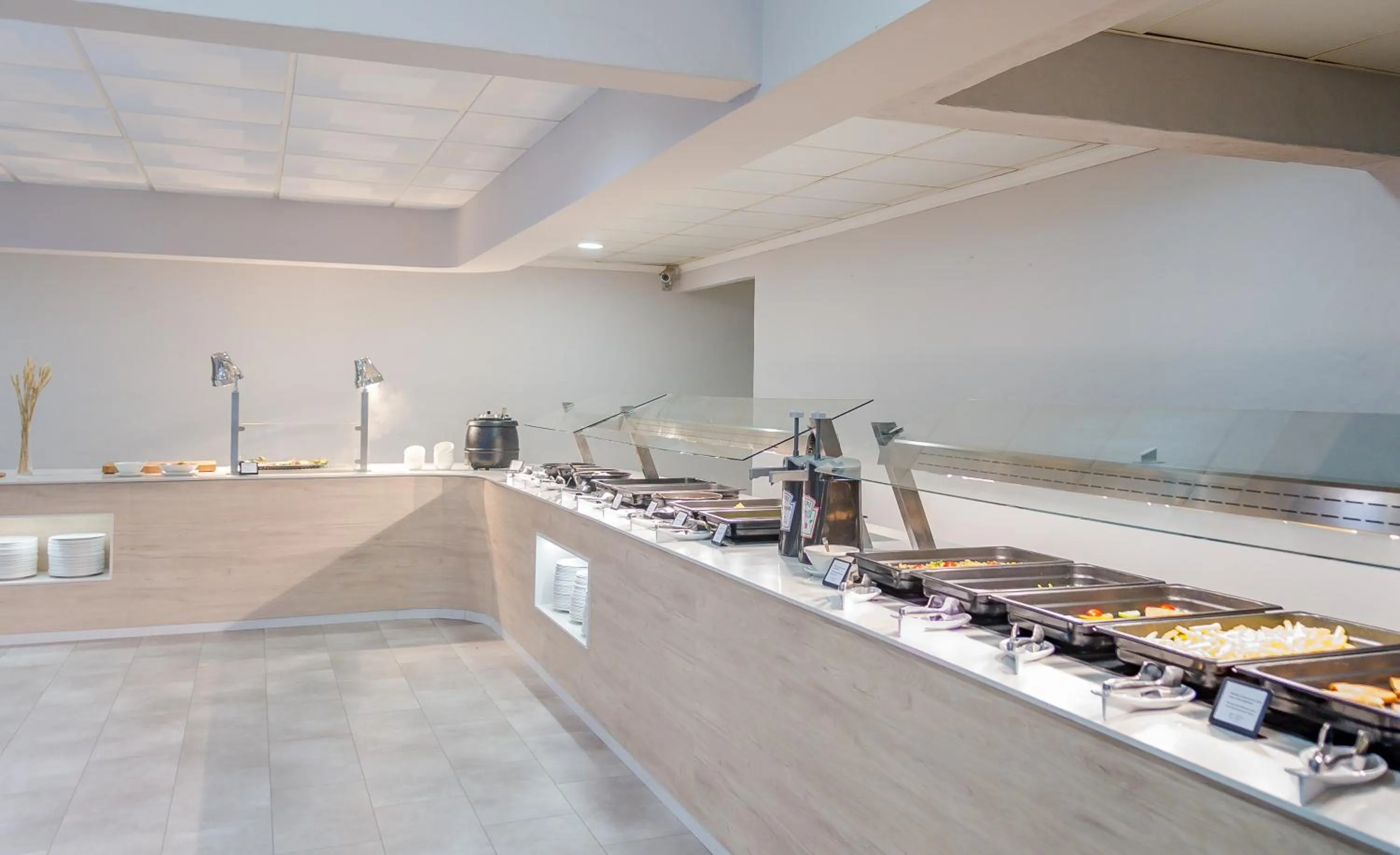 Food and drinks in FERGUS Club Carema Splash