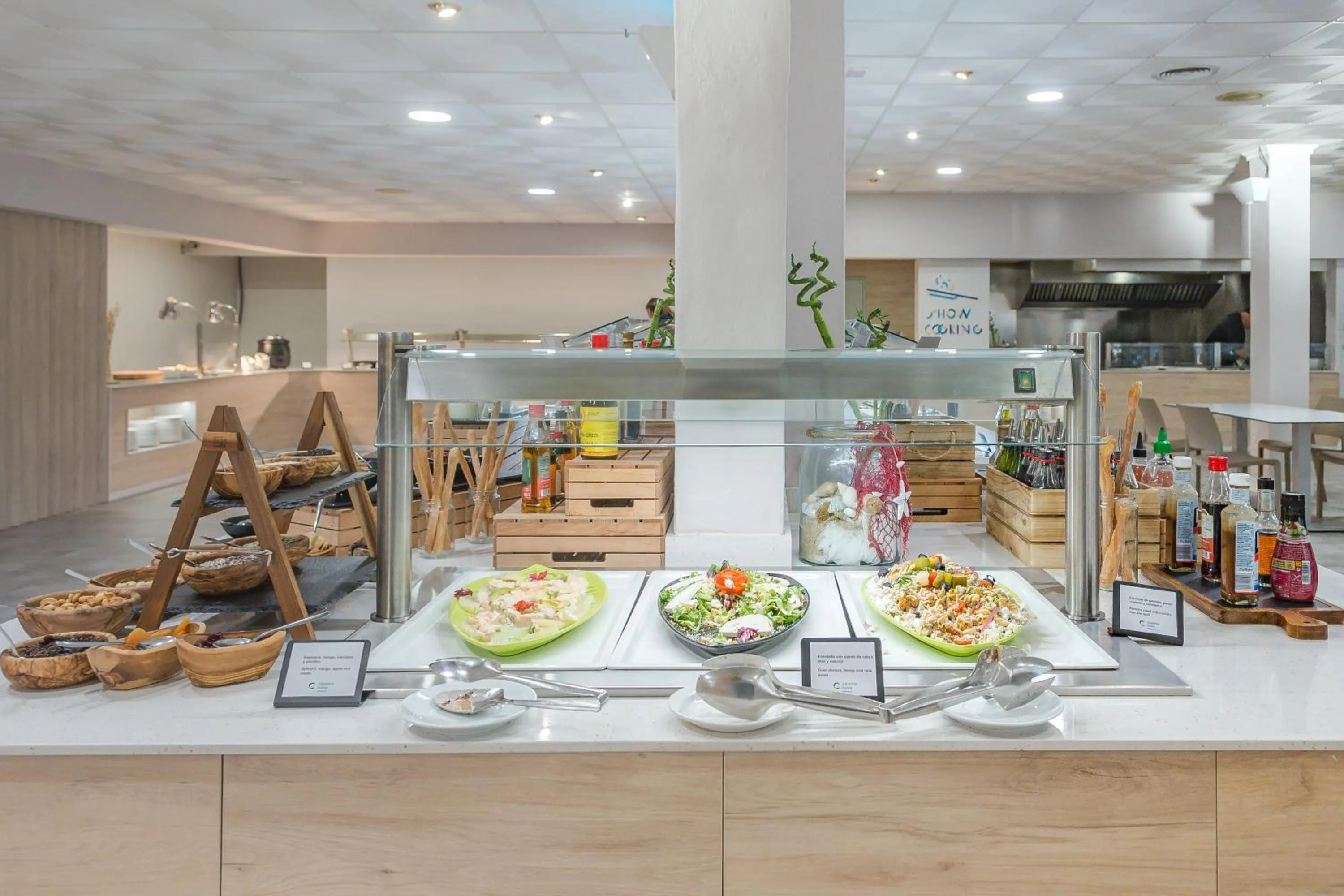 Restaurant/places to eat in FERGUS Club Carema Splash