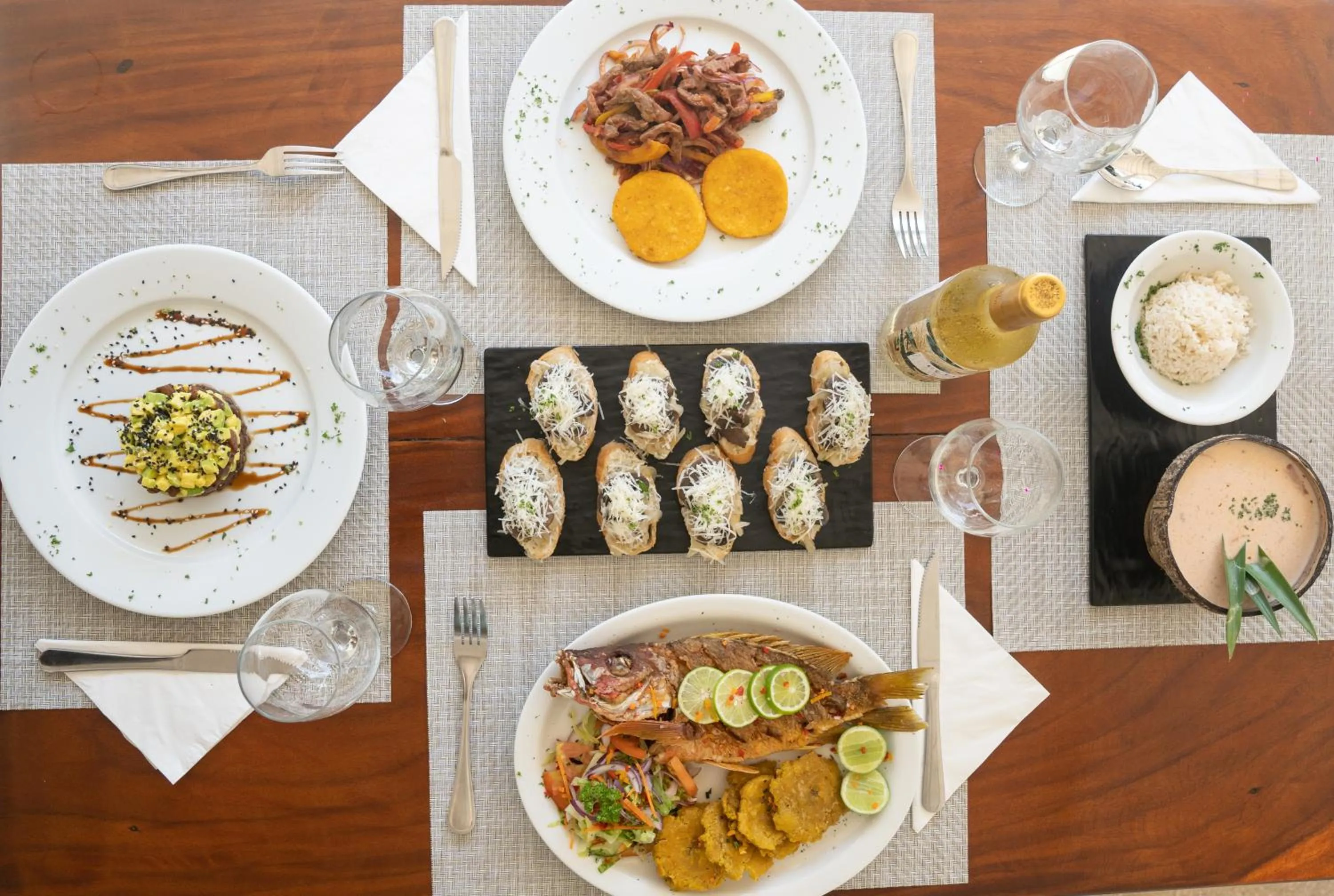 Restaurant/places to eat in Villa Marina Hotel