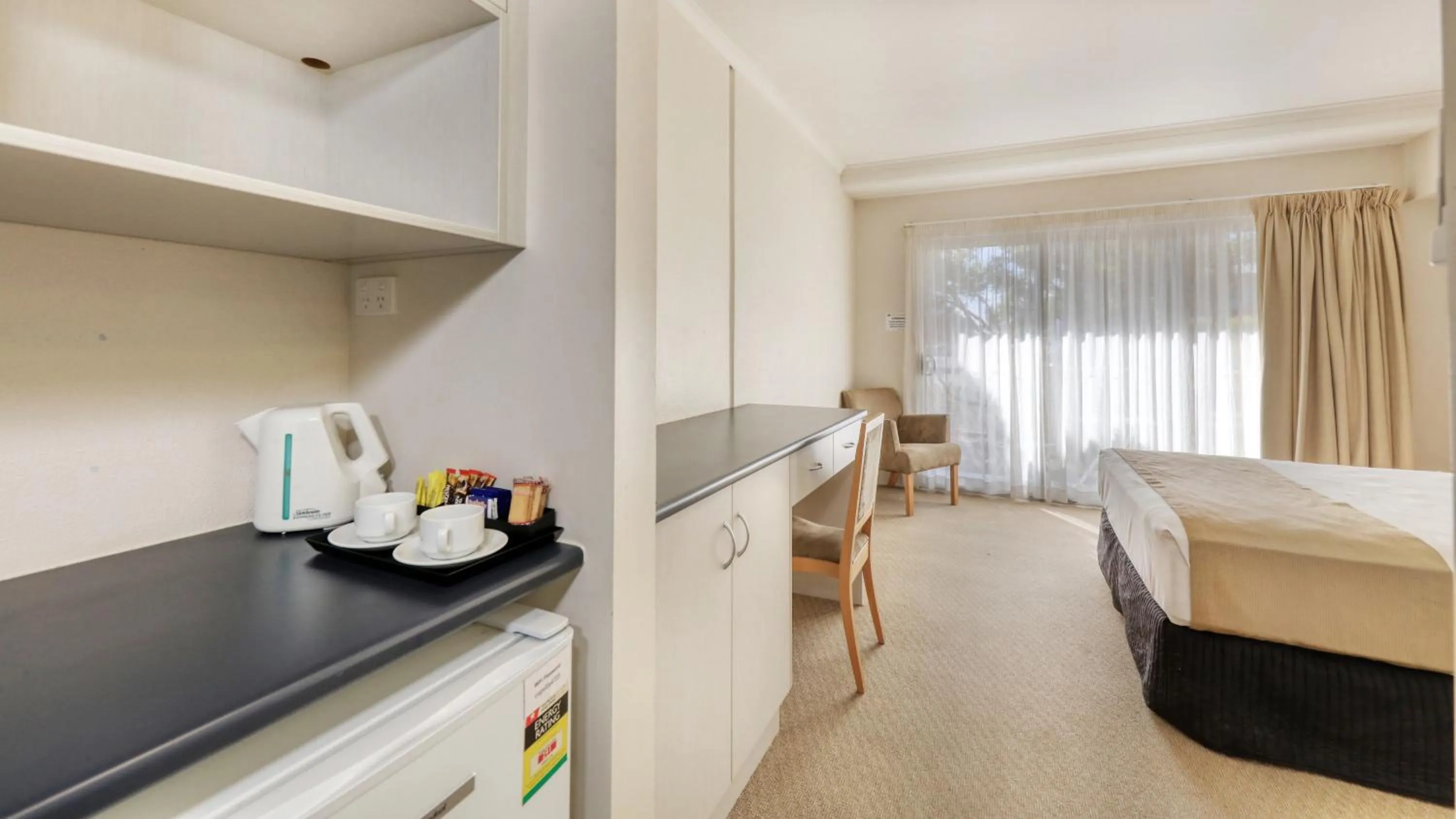 Bed in Capella Coach Inn