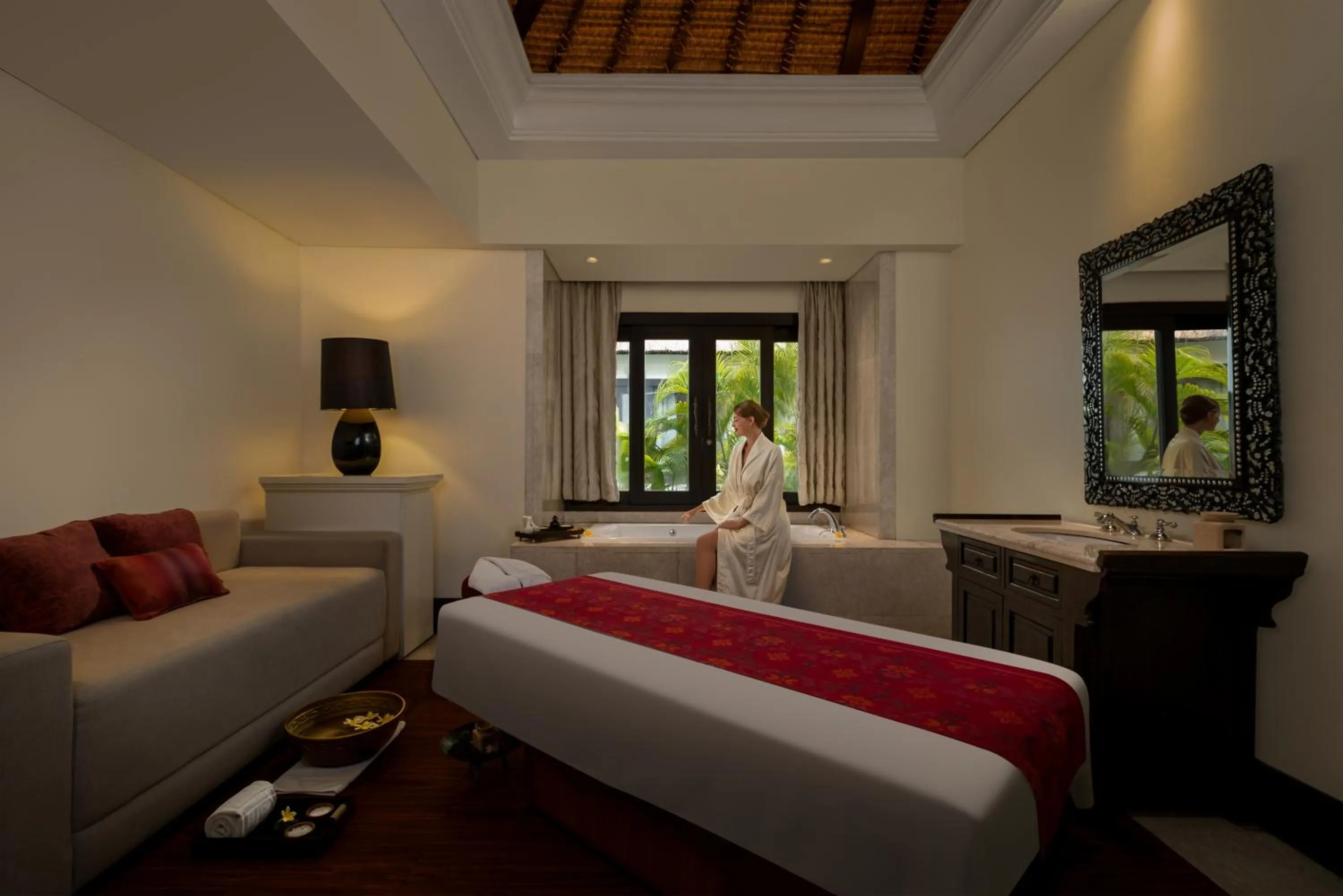 Massage, Bed in The Trans Resort Bali