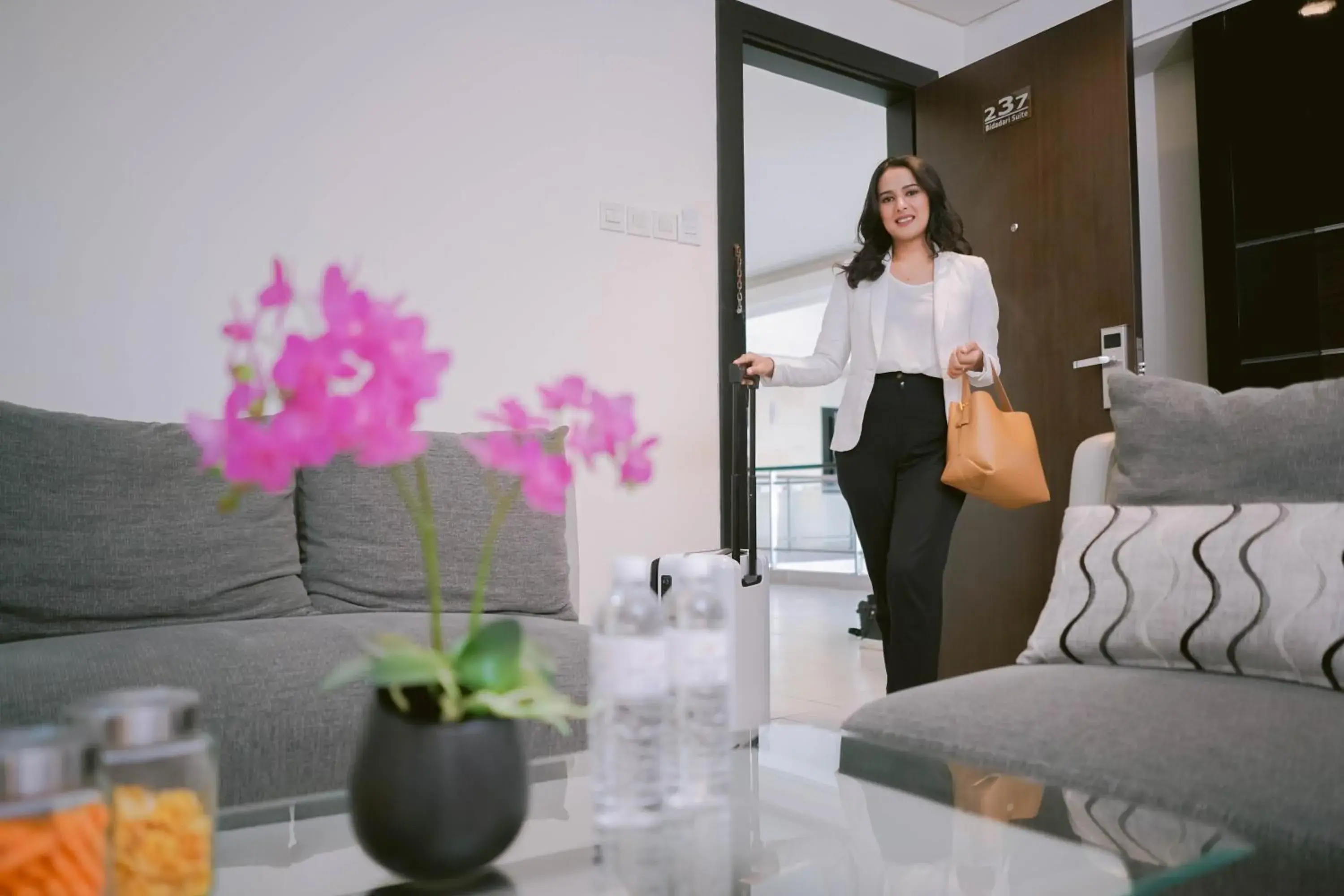 Suite with Free Airport Transfer in Sahid T-More Hotel Suite with Free Airport Transfer in Sahid T-More Hotel